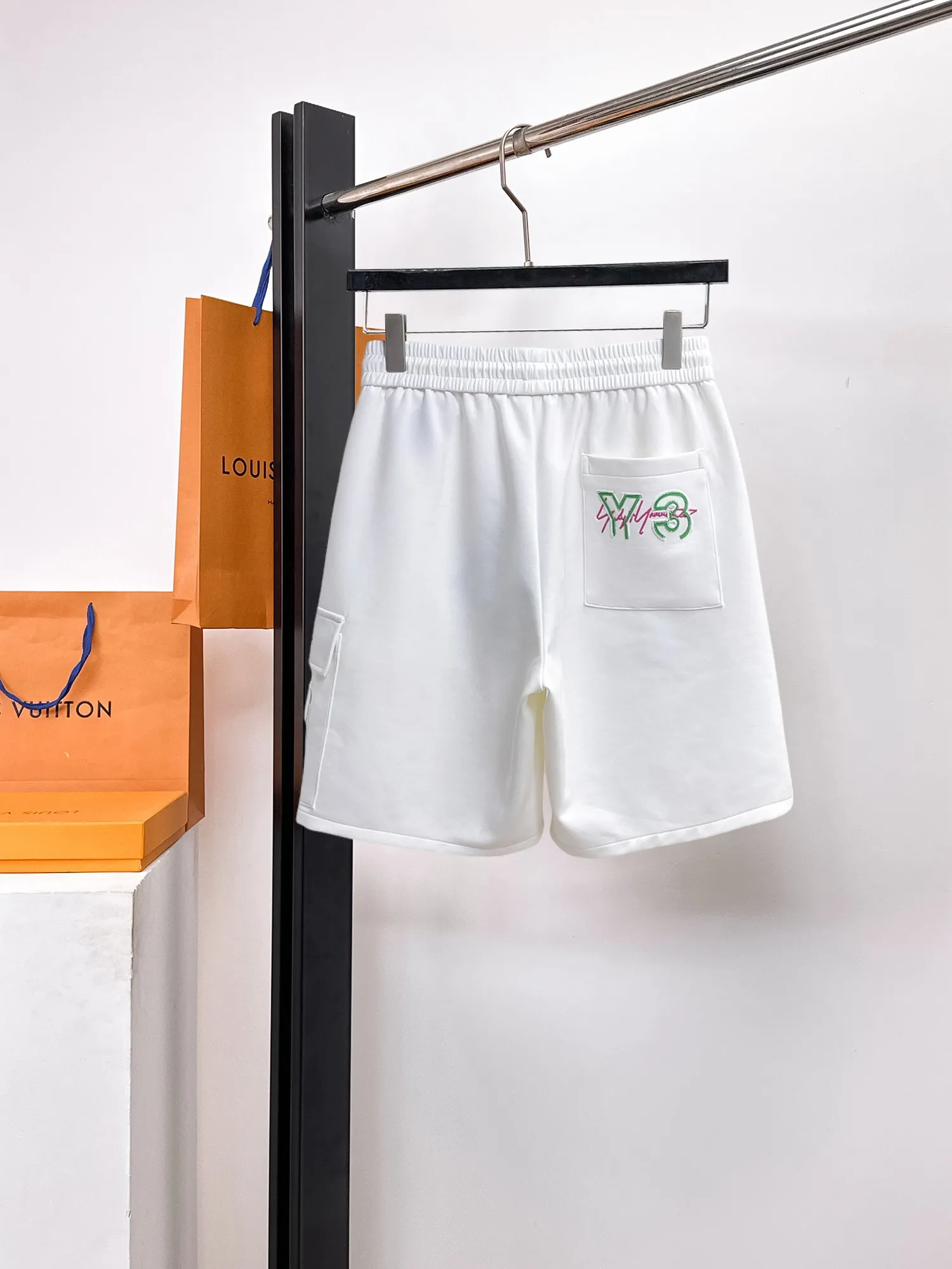 Y 3 Complete three standards 2026 summer New Arrival men's casual shorts, advanced custom-made Breathable fabric Breathable fabric with high elasticity and comfort, impeccable details, top-grade accessories, original logo design concept, delicate and soft feel! The upper body fit is awesome! Size: M-XXXL Please state your height and weight when ordering