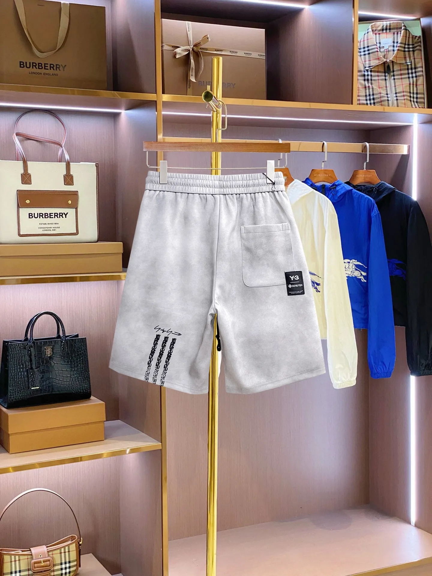 Y 3 Complete three standards 2026 summer New Arrival men's casual shorts, advanced custom-made Breathable fabric Breathable fabric with high elasticity and comfort, impeccable details, top-grade accessories, original logo design concept, delicate and soft feel! The upper body fit is awesome! Size: M-XXXL Please state your height and weight when ordering