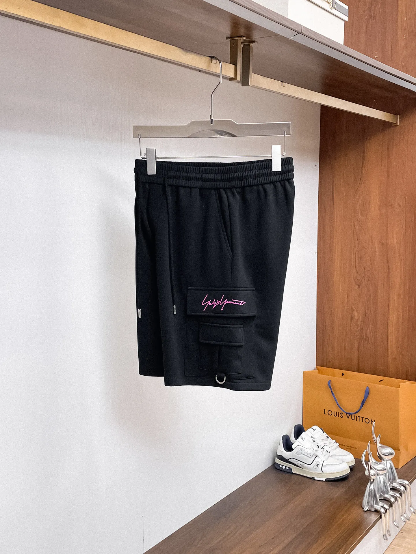 Y 3 Complete three standards 2026 summer New Arrival men's casual shorts, advanced custom-made Breathable fabric Breathable fabric with high elasticity and comfort, impeccable details, top-grade accessories, original logo design concept, delicate and soft feel! The upper body shape is awesome! Size: M-XXXL Please state your height and weight when ordering
