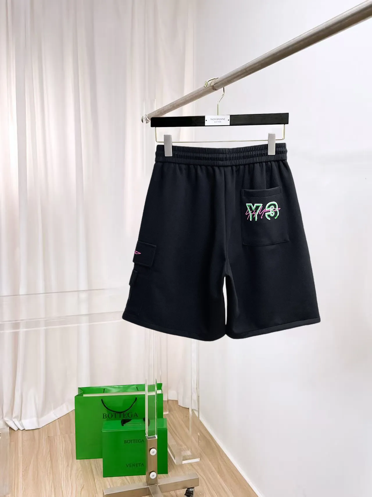 Y 3 Complete three standards 2026 summer New Arrival men's casual shorts, advanced custom-made Breathable fabric Breathable fabric with high elasticity and comfort, impeccable details, top-grade accessories, original logo design concept, delicate and soft feel! The upper body shape is awesome! Size: M-XXXL Please state your height and weight when ordering