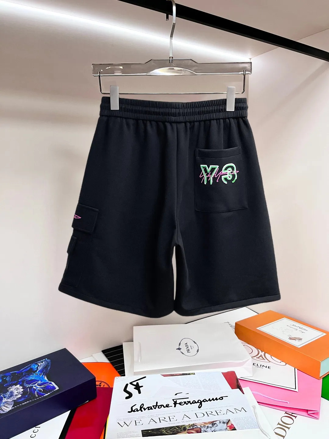 Y 3 Complete three standards 2026 summer New Arrival men's casual shorts, advanced custom-made Breathable fabric Breathable fabric with high elasticity and comfort, impeccable details, top-grade accessories, original logo design concept, delicate and soft feel! The upper body fit is awesome! Size: M-XXXL Please state your height and weight when ordering