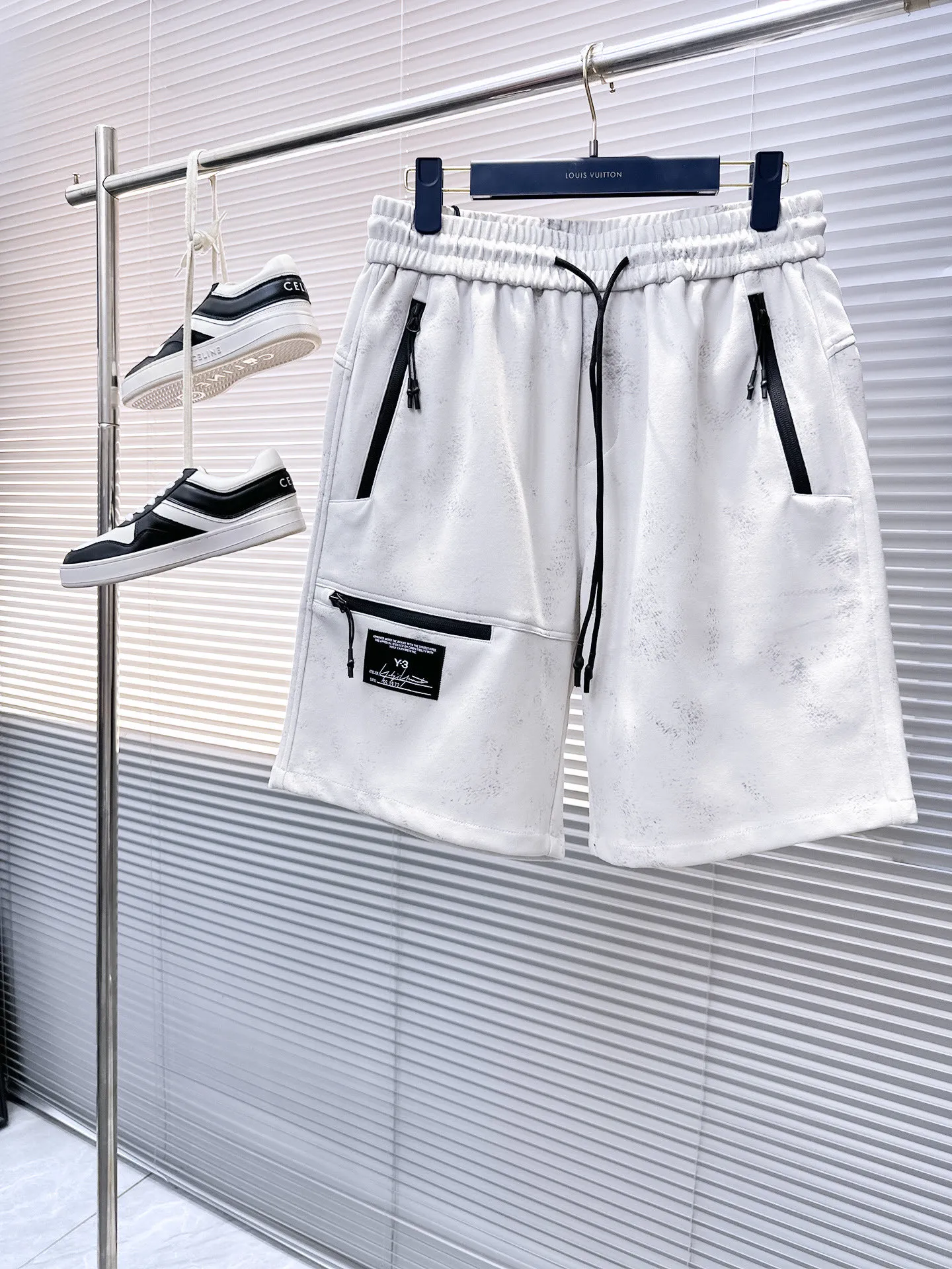 Y 3 Complete three standards 2026 summer New Arrival men's casual shorts, advanced custom-made Breathable fabric Breathable fabric with high elasticity and comfort, impeccable details, top-grade accessories, original logo design concept, delicate and soft feel! The upper body fit is awesome! Size: M-XXXL Please state your height and weight when ordering