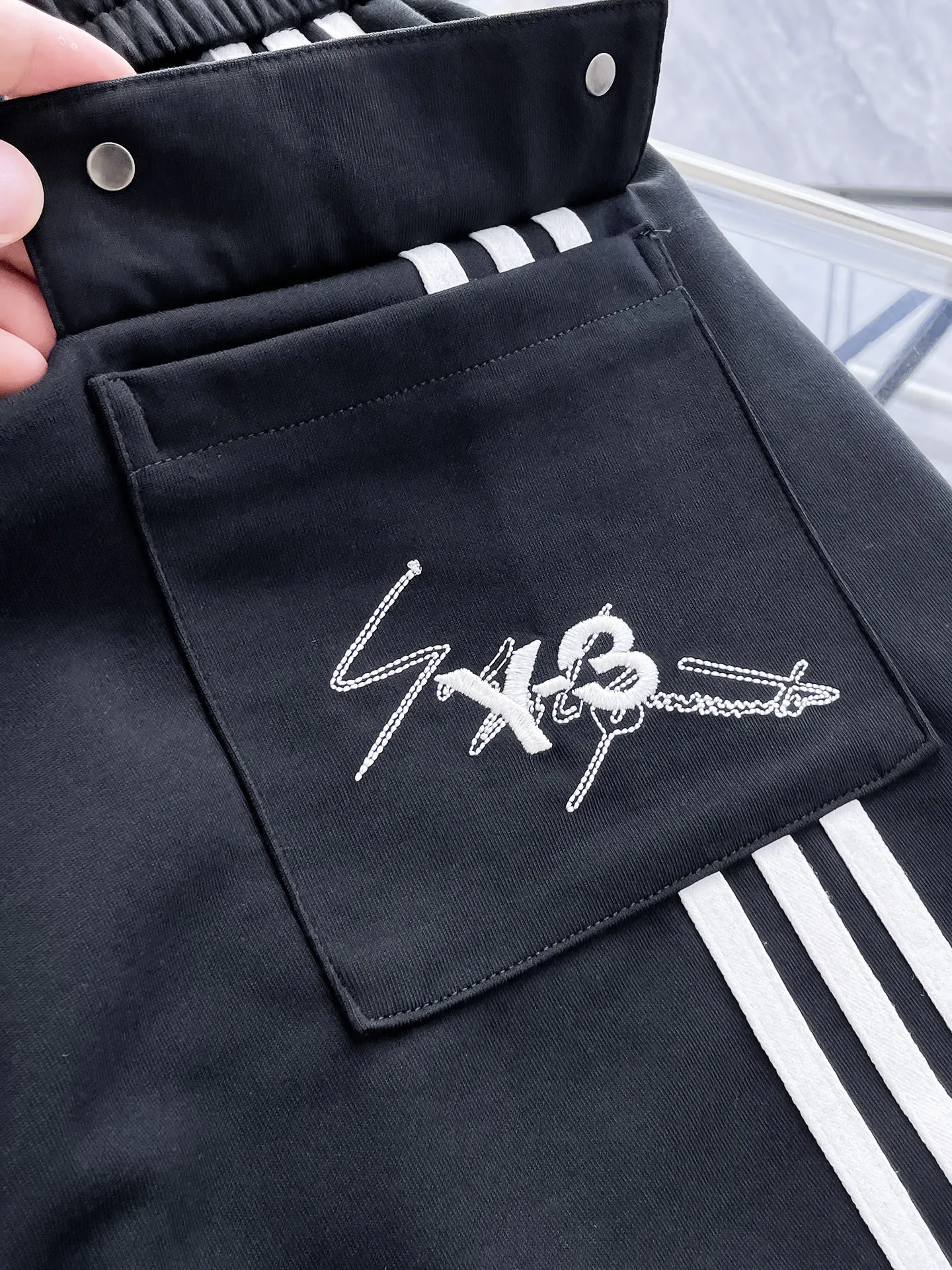 Y 3 Complete three standards 2026 summer New Arrival men's casual shorts, advanced custom-made Breathable fabric Breathable fabric with high elasticity and comfort, impeccable details, top-grade accessories, original logo design concept, delicate and soft feel! The upper body fit is awesome! Size: M-XXXL Please state your height and weight when ordering