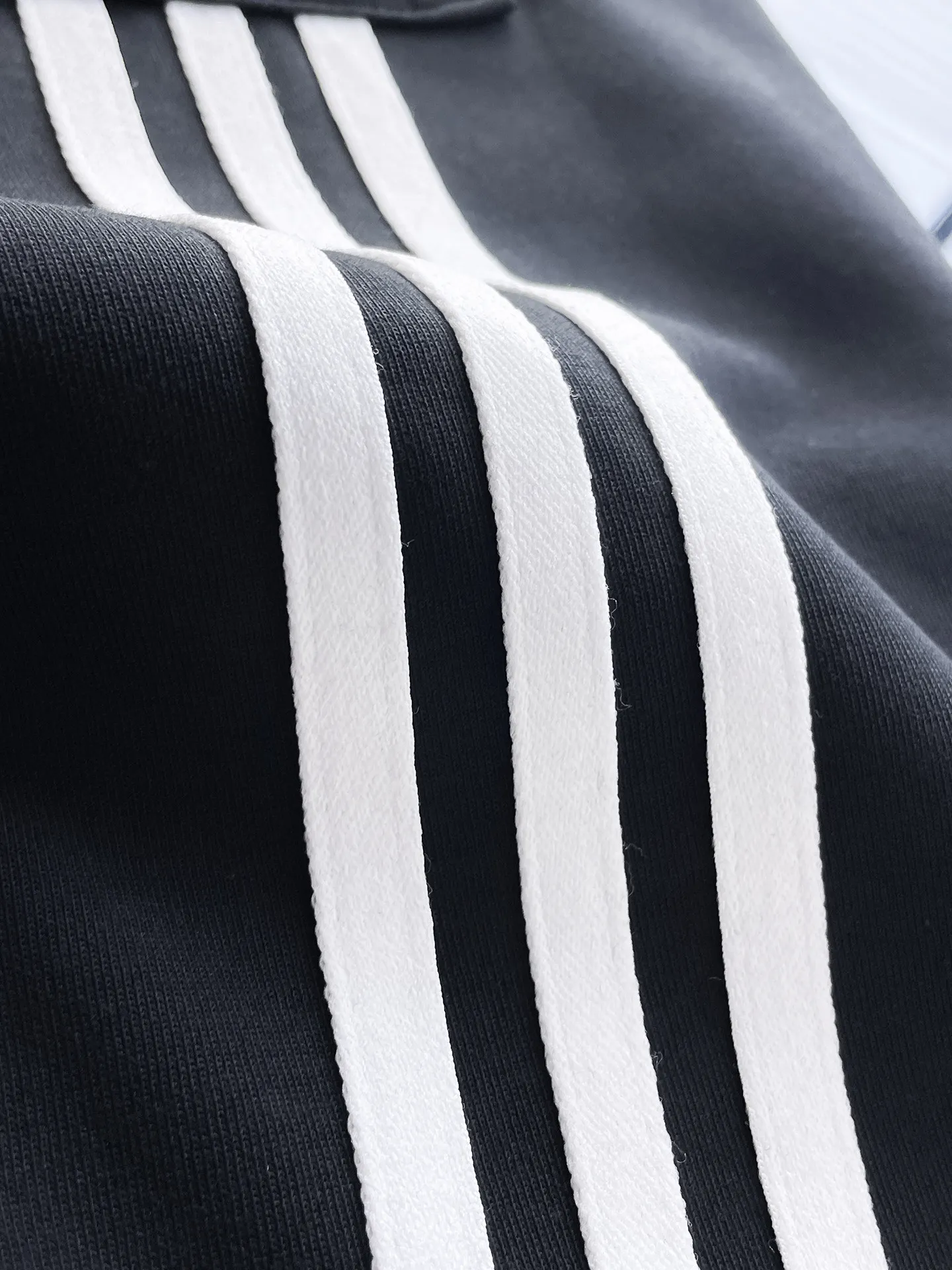 Y 3 Complete three standards 2026 summer New Arrival men's casual shorts, advanced custom-made Breathable fabric Breathable fabric with high elasticity and comfort, impeccable details, top-grade accessories, original logo design concept, delicate and soft feel! The upper body fit is awesome! Size: M-XXXL Please state your height and weight when ordering