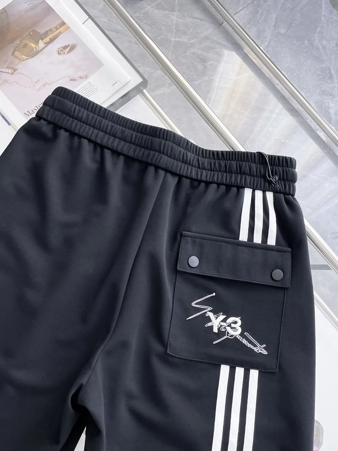 Y 3 Complete three standards 2026 summer New Arrival men's casual shorts, advanced custom-made Breathable fabric Breathable fabric with high elasticity and comfort, impeccable details, top-grade accessories, original logo design concept, delicate and soft feel! The upper body fit is awesome! Size: M-XXXL Please state your height and weight when ordering