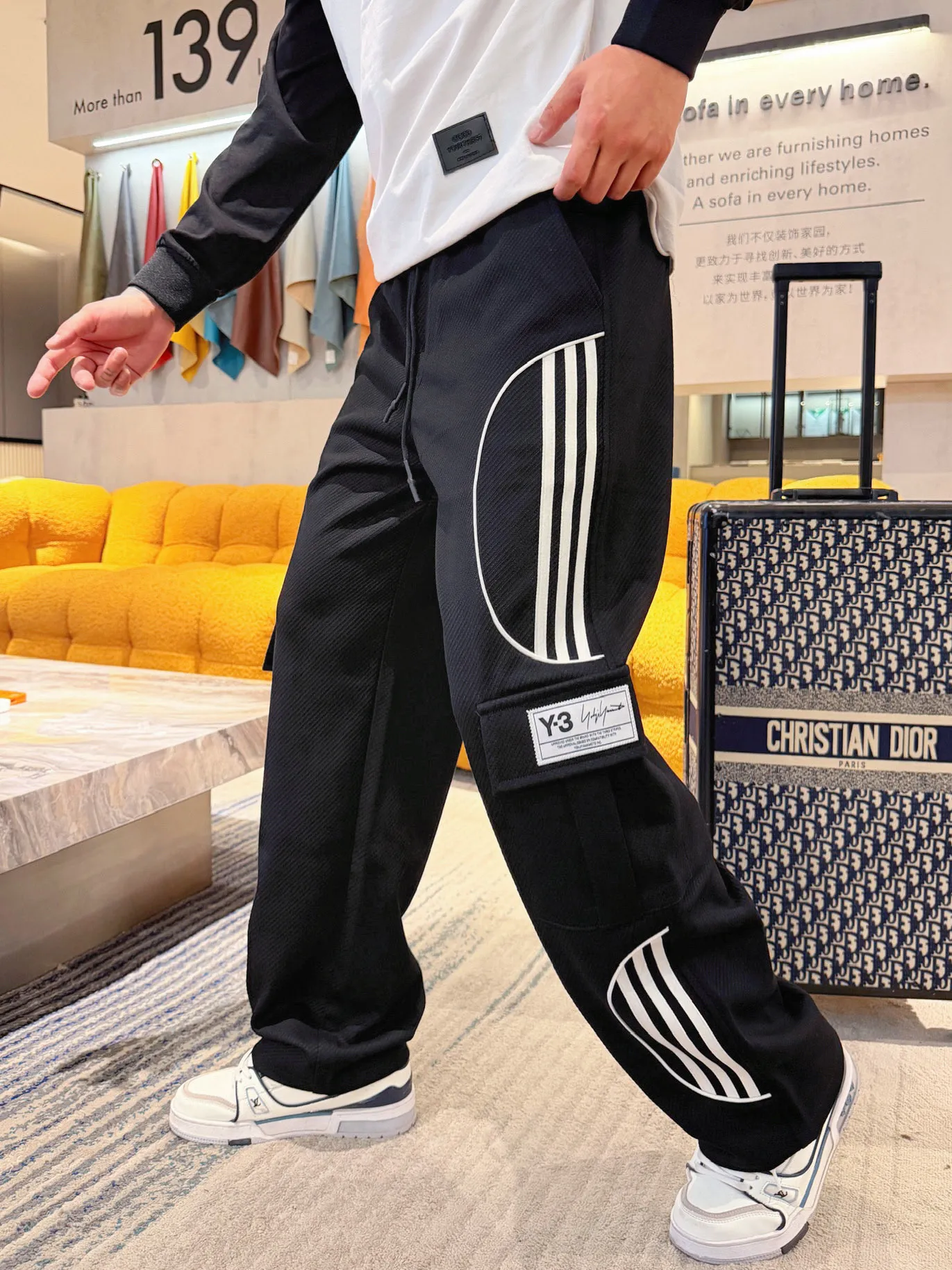 Y 3 [Higher version] The latest 2026 autumn and winter products, available at the counter simultaneously, Original hard goods, fashionable casual trousers and casual trousers, using imported original fabrics, top-grade embroidery 🪡 craft letter pattern logo, original hardware accessories decoration, simple yet fashionable, fashionable and handsome upper body, Sizes: M-3XL