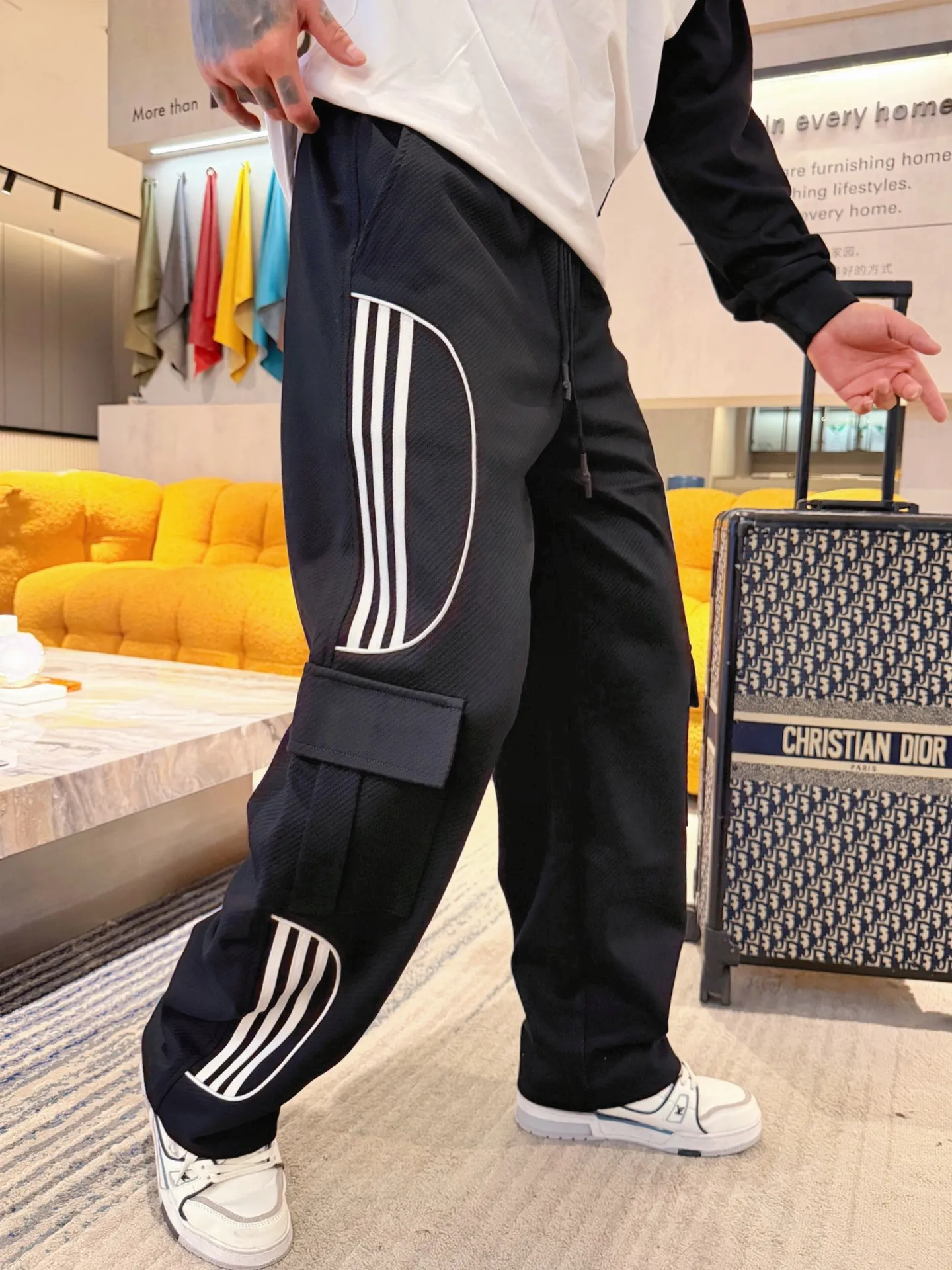 Y 3 [Higher version] The latest 2026 autumn and winter products, available at the counter simultaneously, Original hard goods, fashionable casual trousers and casual trousers, using imported original fabrics, top-grade embroidery 🪡 craft letter pattern logo, original hardware accessories decoration, simple yet fashionable, fashionable and handsome upper body, Sizes: M-3XL