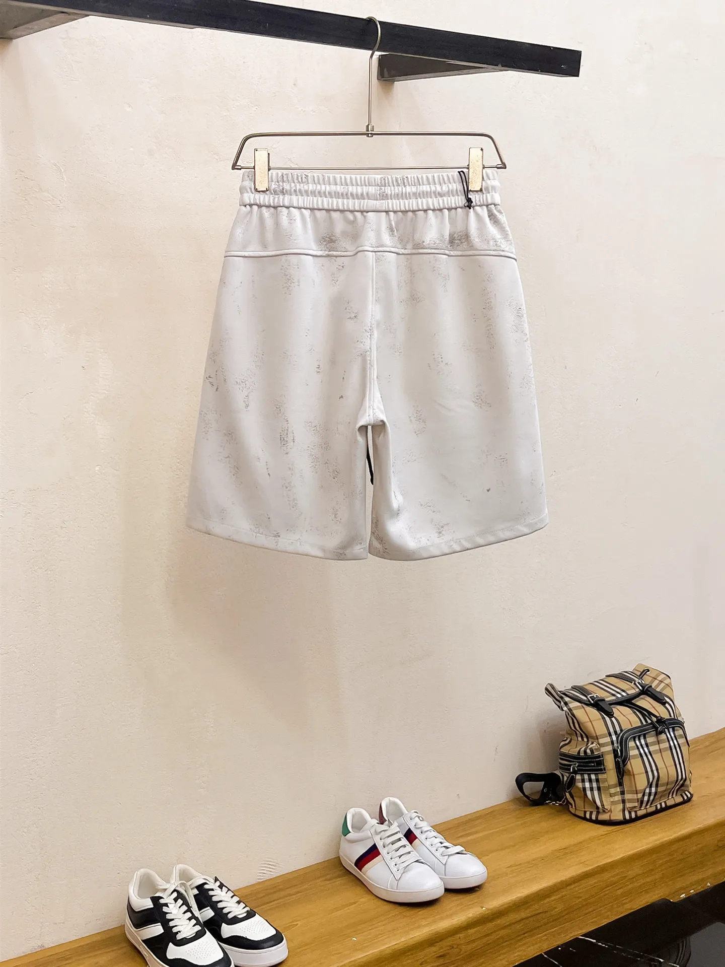Y 3 Complete three standards 2026 summer New Arrival men's casual shorts, advanced custom-made Breathable fabric Breathable fabric with high elasticity and comfort, impeccable details, top-grade accessories, original logo design concept, delicate and soft feel! The upper body fit is awesome! Size: M-XXXL Please state your height and weight when ordering