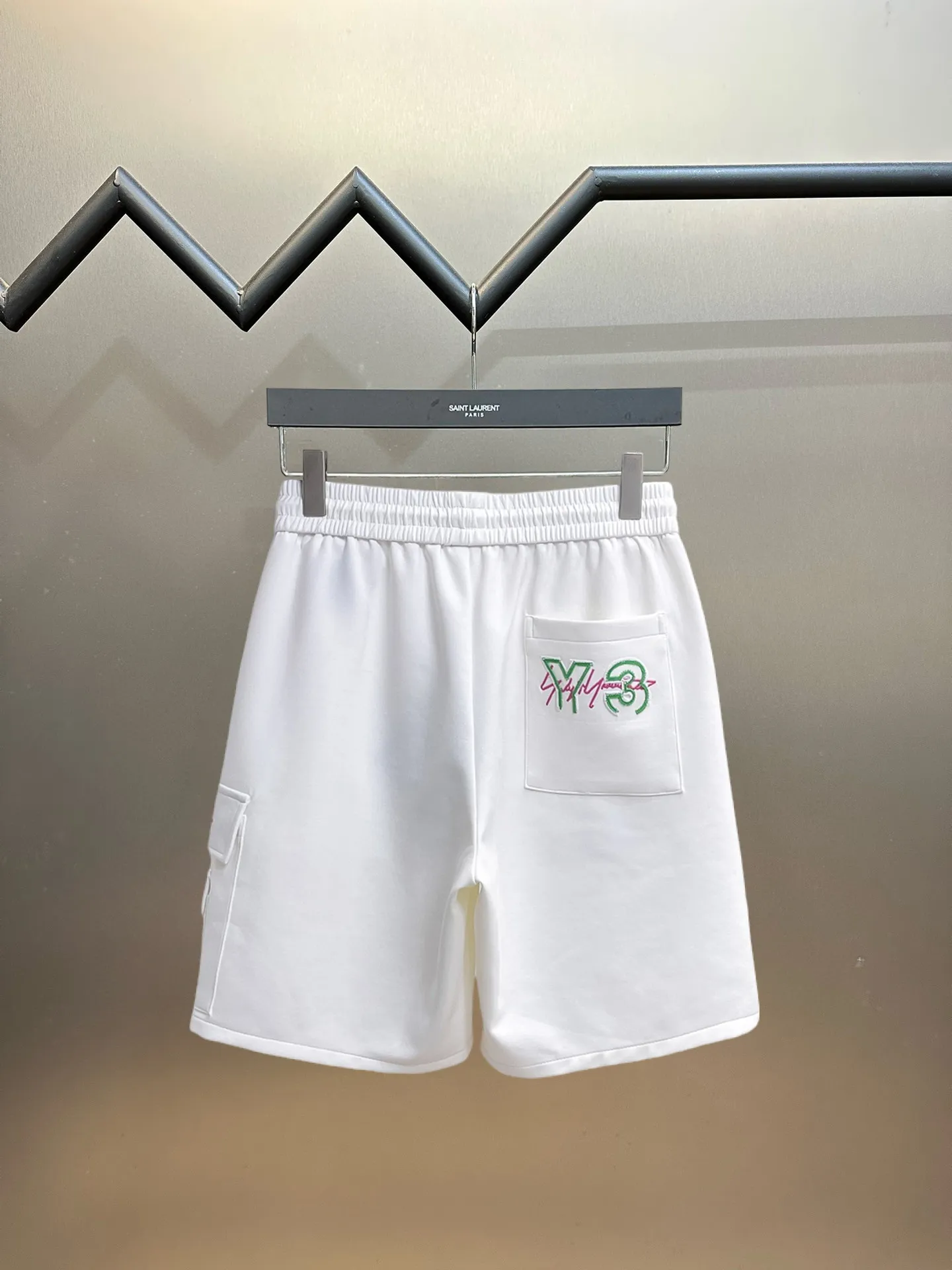 Y 3 Complete three standards 2026 summer New Arrival men's casual shorts, advanced custom-made Breathable fabric Breathable fabric with high elasticity and comfort, impeccable details, top-grade accessories, original logo design concept, delicate and soft feel! The upper body fit is awesome! Size: M-XXXL Please state your height and weight when ordering