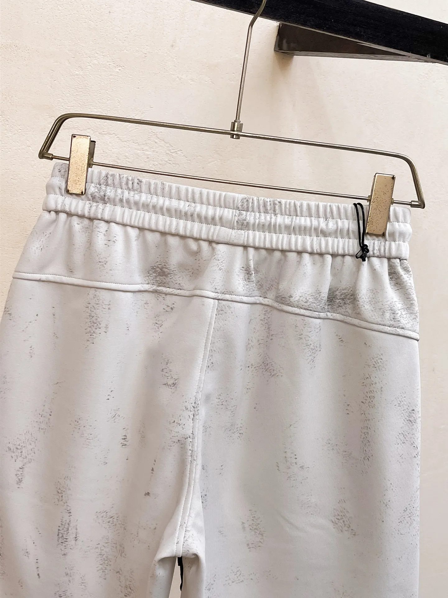 Y 3 Complete three standards 2026 summer New Arrival men's casual shorts, advanced custom-made Breathable fabric Breathable fabric with high elasticity and comfort, impeccable details, top-grade accessories, original logo design concept, delicate and soft feel! The upper body fit is awesome! Size: M-XXXL Please state your height and weight when ordering