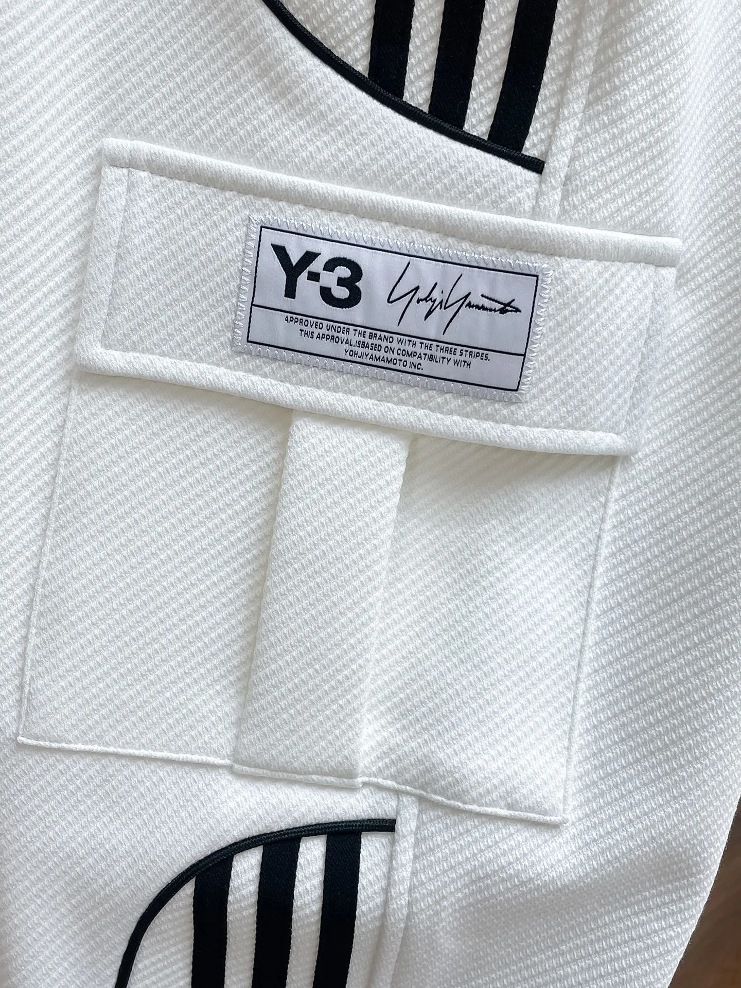 Y 3 [Higher version] The latest products for autumn and winter 2026, available at the counter simultaneously, original goods, fashionable casual trousers and casual pants, using imported original fabrics, top-grade embroidery 🪡 craft letter pattern logo, original hardware accessories decoration, simple yet fashionable, fashionable and handsome upper body, Sizes: M-3XL