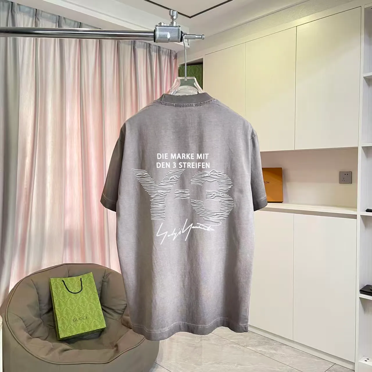 Y-3 2026 Spring and Summer New Arrival Washed Gradient Old and Frayed Personalized Letter Logo Print Short Sleeve T-shirt Customized Fabric g Men and Women Same Style Size: S M L XL XXL Five Codes Color: White Brown Purple Gray