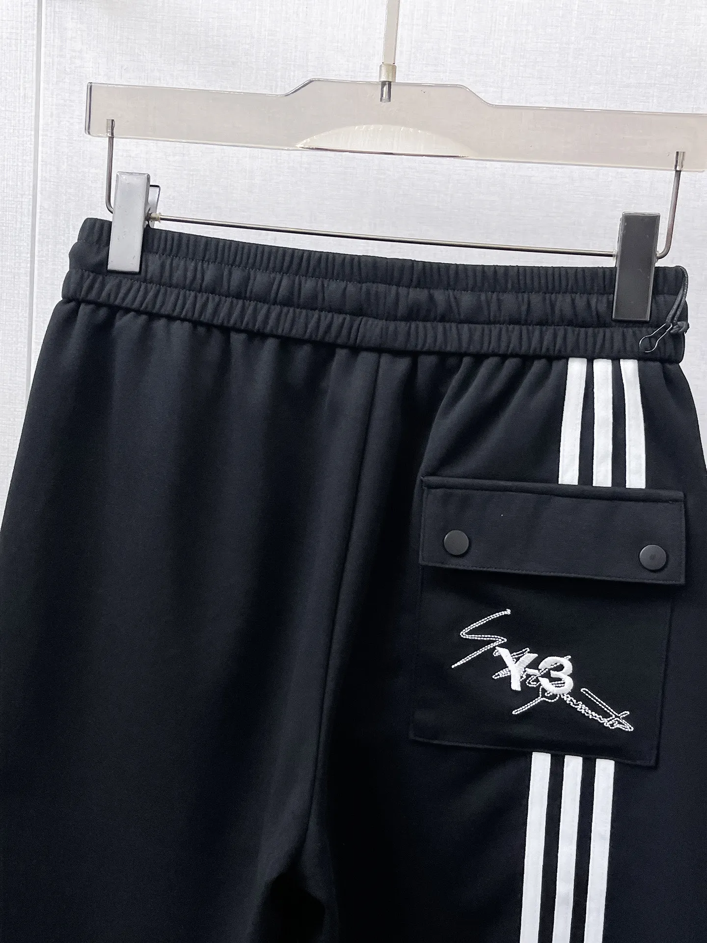 Y 3 Complete three standards 2026 summer New Arrival men's casual shorts, advanced custom-made Breathable fabric Breathable fabric with high elasticity and comfort, impeccable details, top-grade accessories, original logo design concept, delicate and soft feel! The upper body fit is awesome! Size: M-XXXL Please state your height and weight when ordering