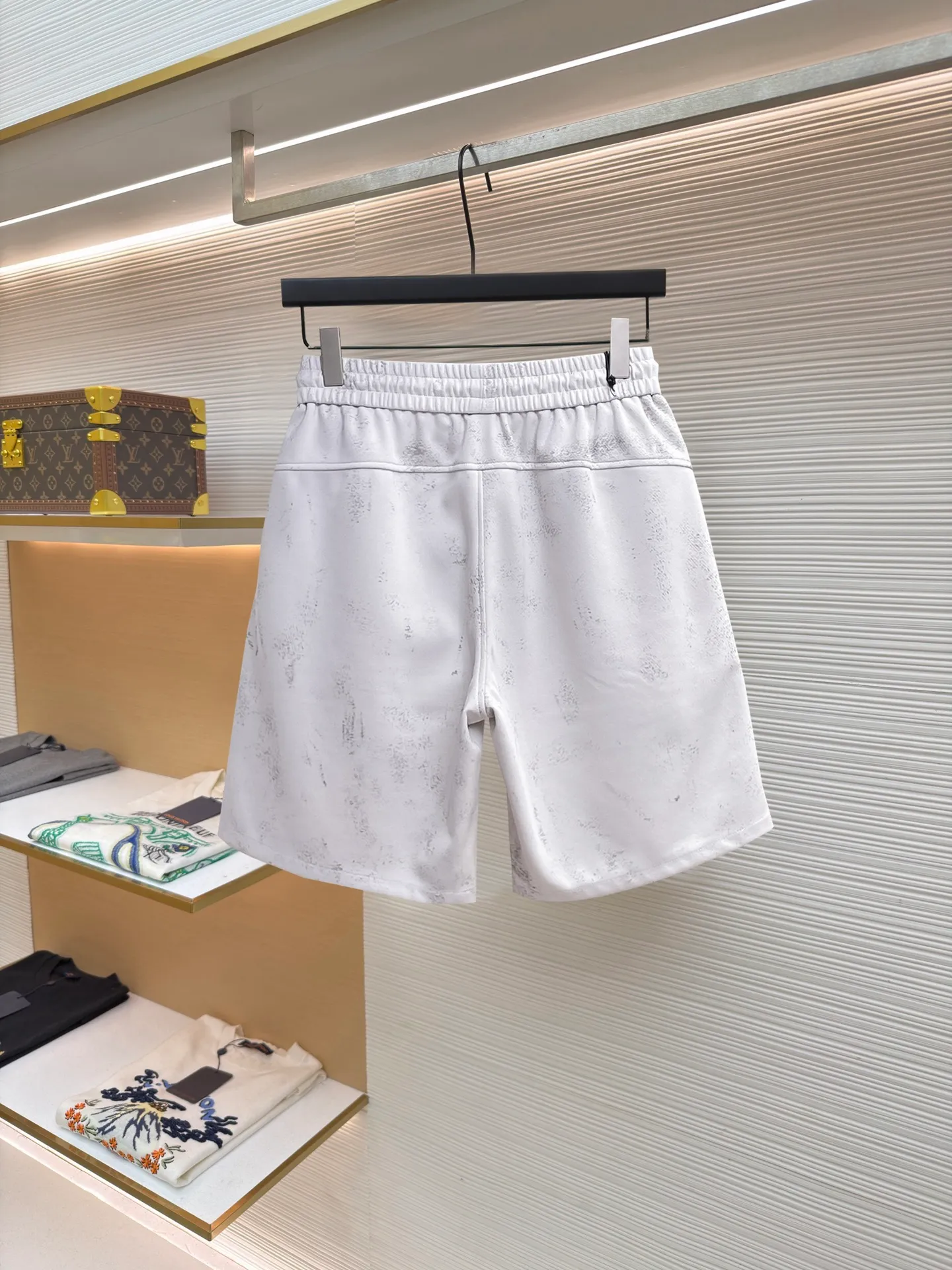 Y 3 Complete three standards 2026 summer New Arrival men's casual shorts, advanced custom-made Breathable fabric Breathable fabric with high elasticity and comfort, impeccable details, top-grade accessories, original logo design concept, delicate and soft feel! The upper body fit is awesome! Size: M-XXXL Please state your height and weight when ordering
