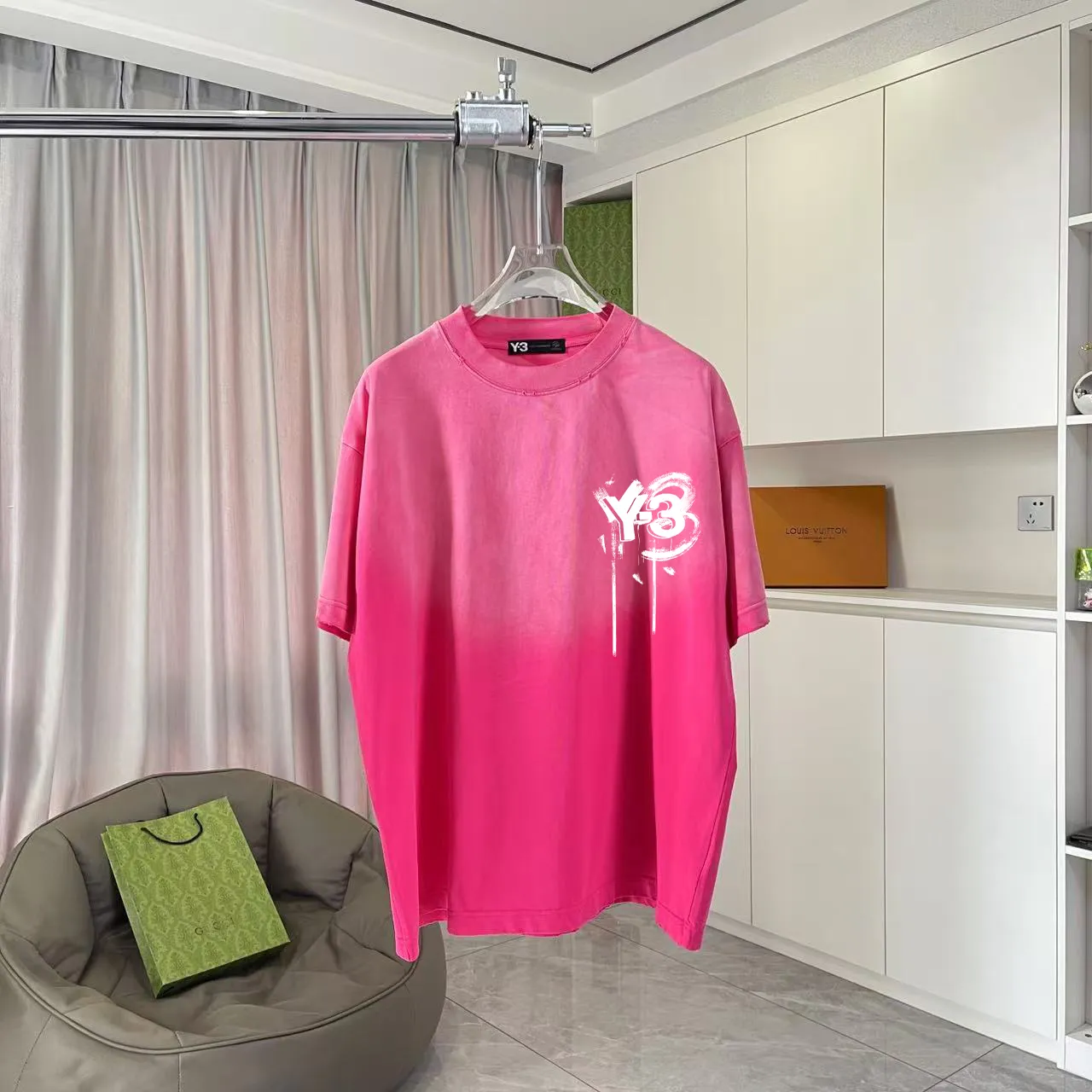 Y-3 2025 Summer New Arrival Washed gradient old and worn Personalized letter logo printing Short-sleeved T-shirt Customized fabric g Men and women Same Style Size: S M L XL XXL Five sizes Color: Black White Gradient black Gradient red