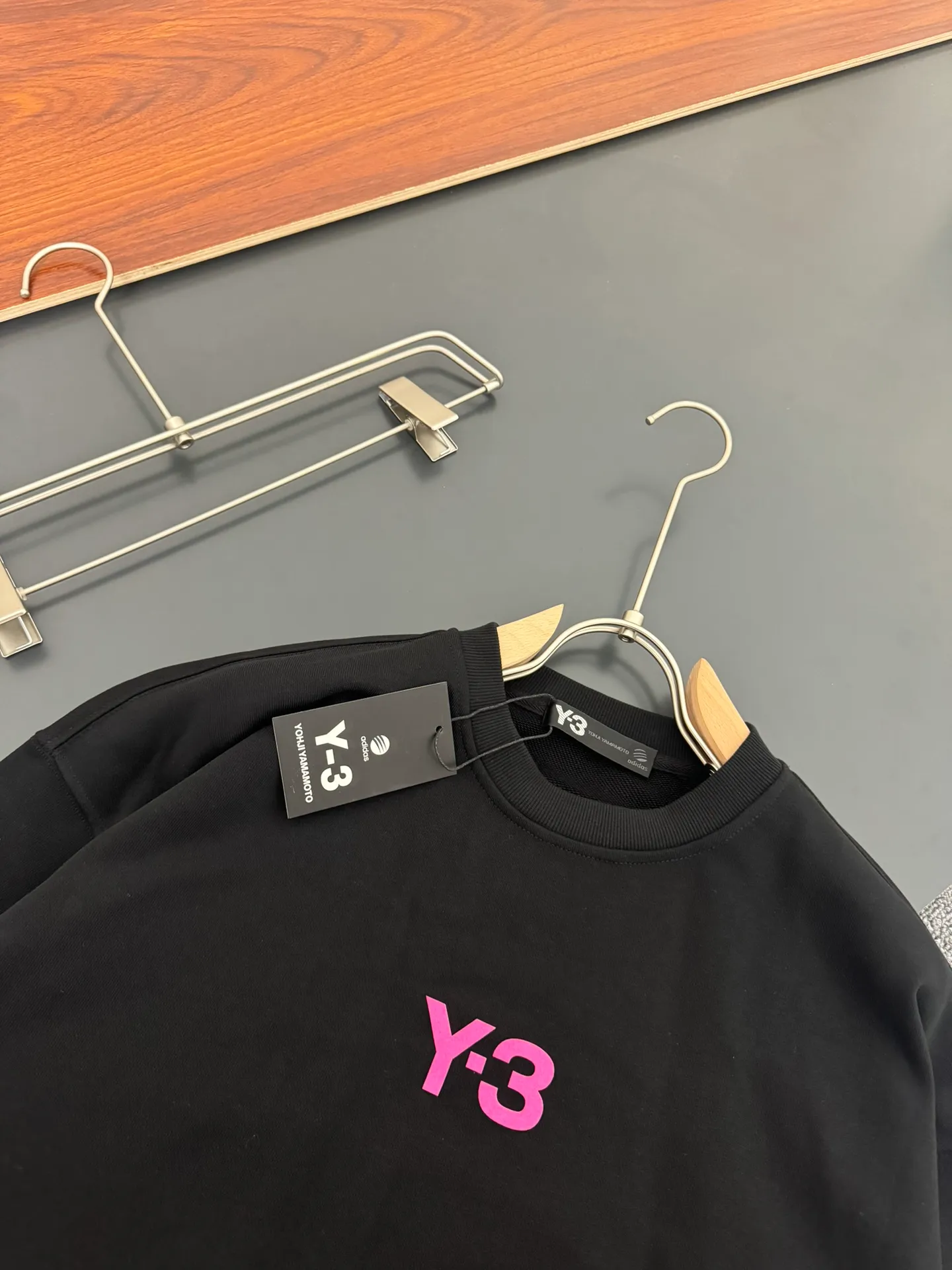 Y-3*Yoji Yamamoto*The most New Arrival round neck fashionable long-sleeved sweatshirt in autumn and winter, flocking➕printing process logo design, pure cotton fabric! Comfortable against the skin, durable and easy to wear, meticulous original craftsmanship, a must-have for casual Versatile Sizes S M L XL XXL