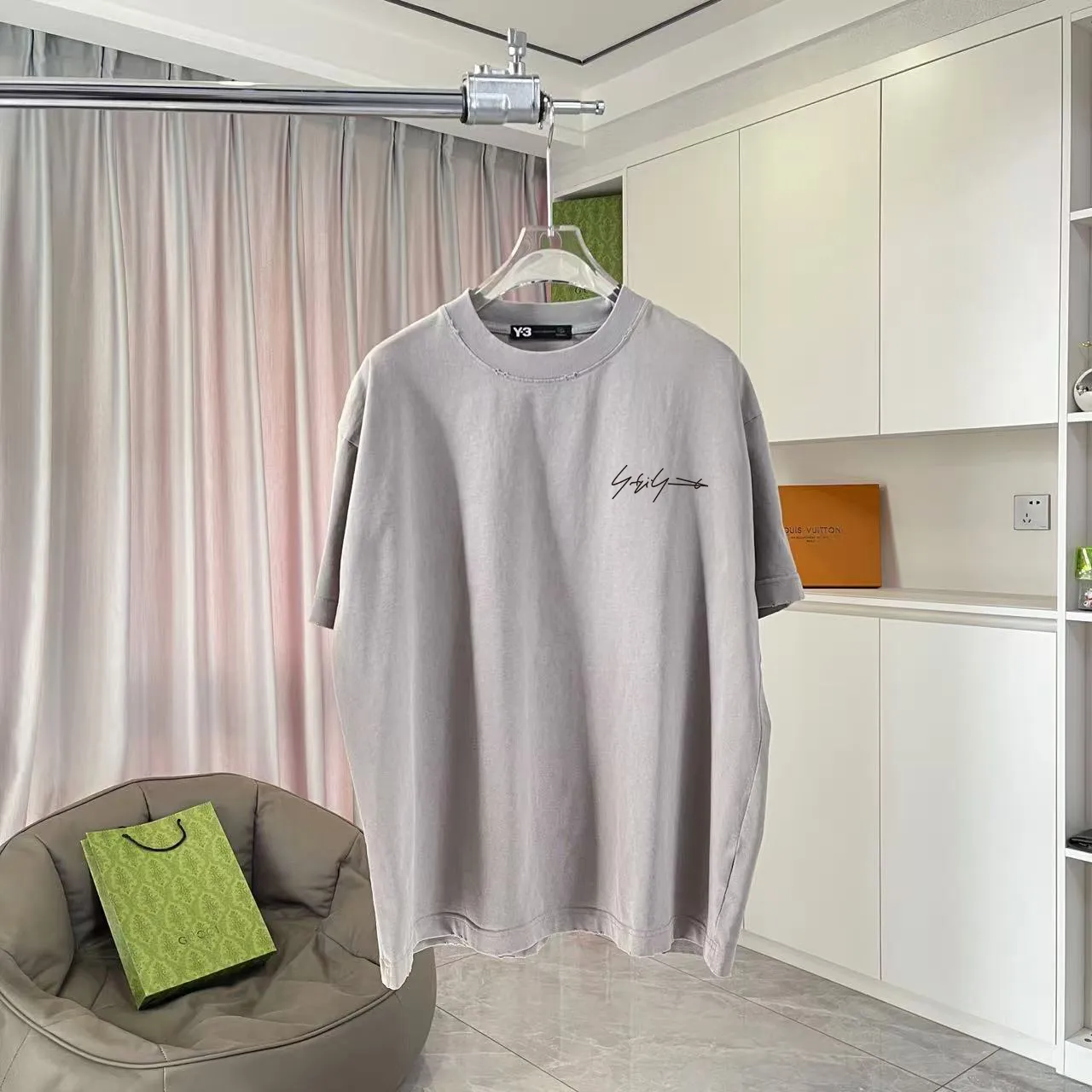 Y-3 2025 Summer New Arrival Washed gradient old and worn Personalized letter logo printing Short-sleeved T-shirt Customized fabric g Men and women Same Style Size: S M L XL XXL Five sizes Color: Black Gray Gradient black Gradient red