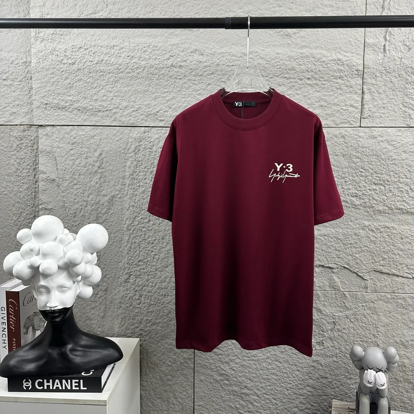Y 3*Yamamoto*Yoji 2026 Spring and Summer New Arrival Simple signature letters three-dimensional flocking technology Y-3 Customized double yarn plain cotton fabric Short-sleeved T-shirt Men and women Same Style Color: Black White Angora Red Size: S (90-130 pounds) M (120-150 pounds) L (140-165 pounds) XL (160-180 pounds) XXL (180 pounds)