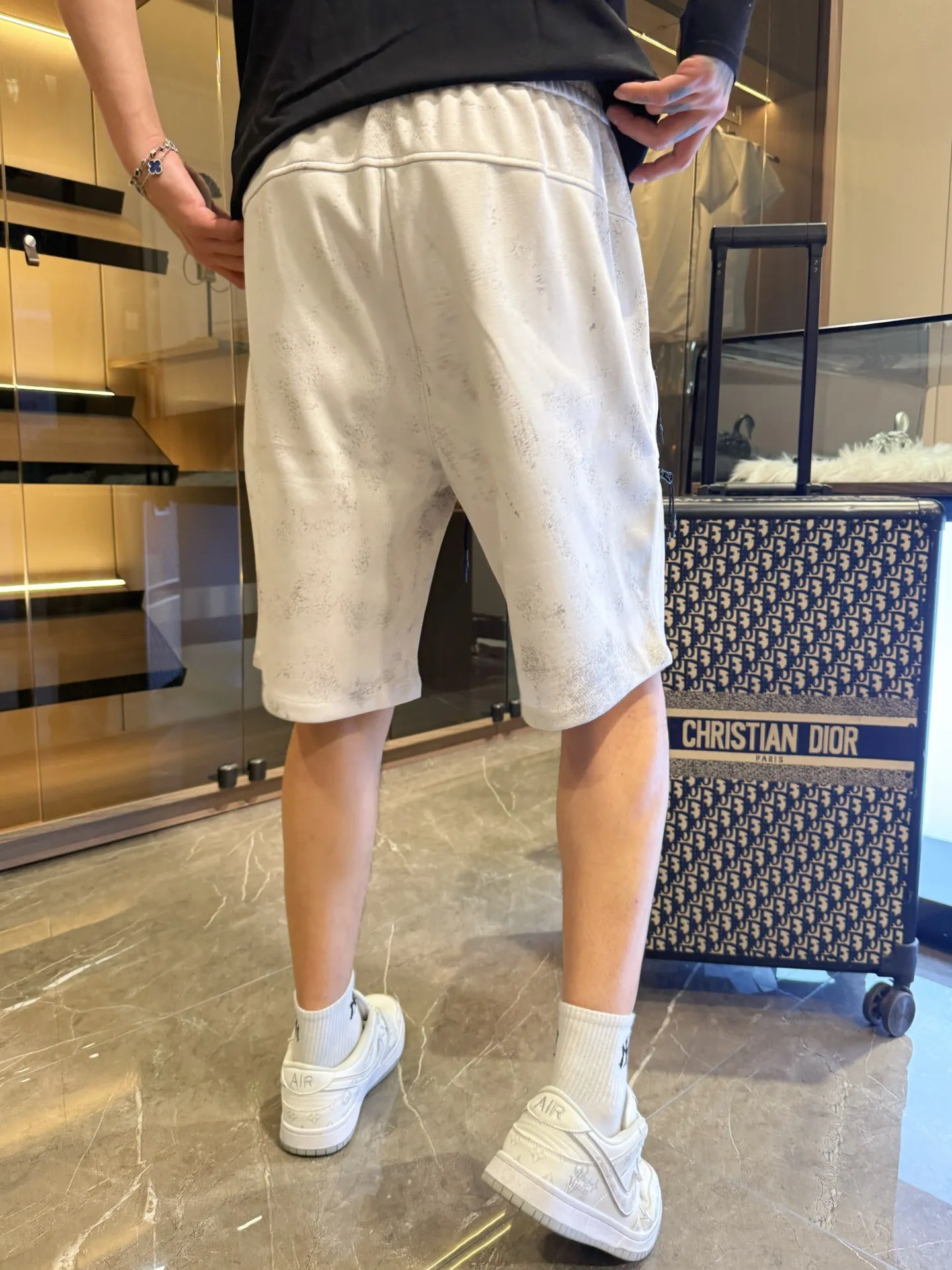Y 3 Complete three standards 2026 summer New Arrival men's casual shorts, advanced custom-made Breathable fabric Breathable fabric with high elasticity and comfort, impeccable details, top-grade accessories, original logo design concept, delicate and soft feel! The upper body shape is awesome! Size: M-XXXL Please state your height and weight when ordering