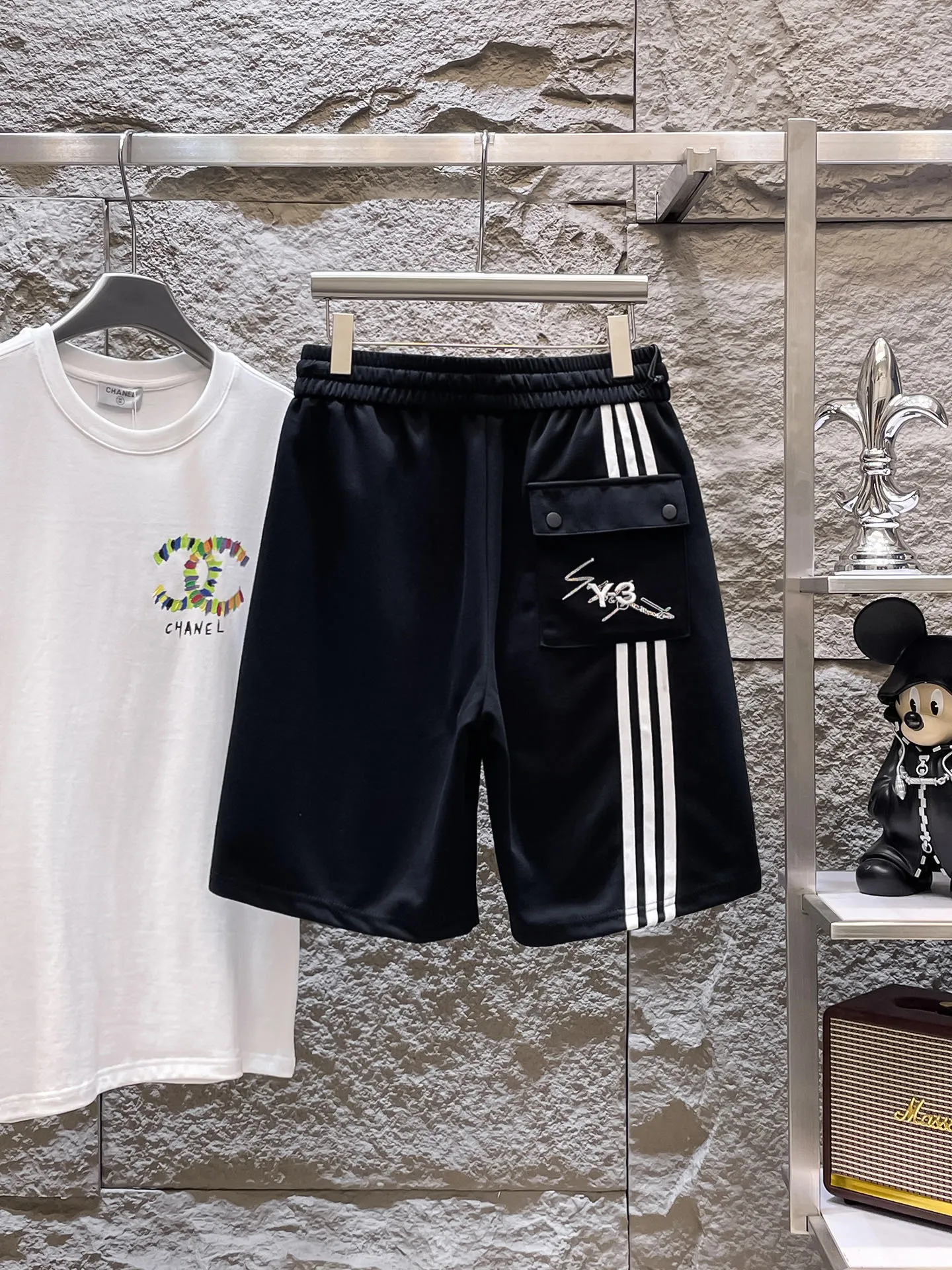 Y 3 Complete three standards 2026 summer New Arrival men's casual shorts, advanced custom-made Breathable fabric Breathable fabric with high elasticity and comfort, impeccable details, top-grade accessories, original logo design concept, delicate and soft feel! The upper body fit is awesome! Size: M-XXXL Please state your height and weight when ordering