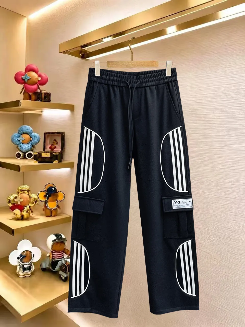 Y 3 [Higher version] The latest products for autumn and winter 2026, available at the counter simultaneously, original goods, fashionable casual trousers and casual pants, using imported original fabrics, top-grade embroidery 🪡 craft letter pattern logo, original hardware accessories decoration, simple yet fashionable, fashionable and handsome upper body, Sizes: M-3XL