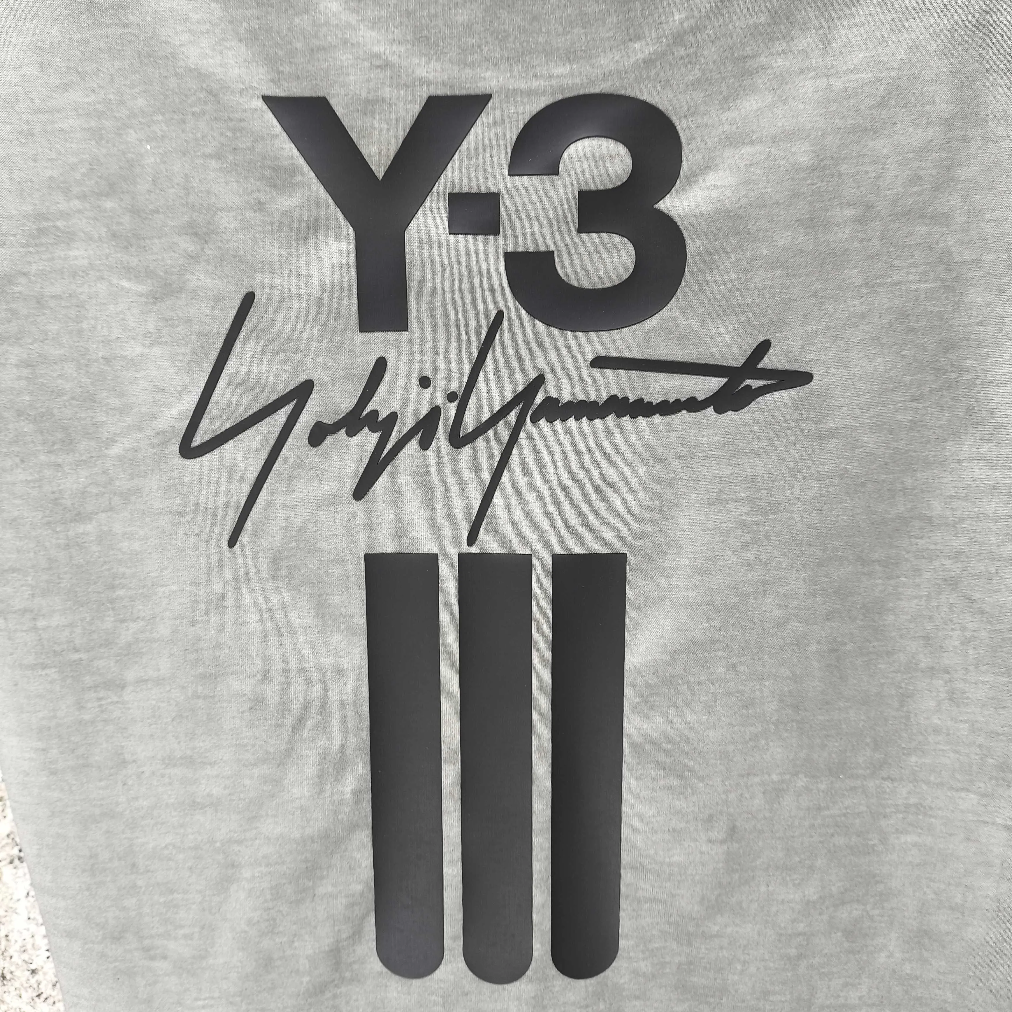 Y 3 Yohji Yamamoto 2026 Spring and Summer New Arrival g-neck sleeves frayed and washed, three-dimensional thick plate glue logo, short-sleeved T-shirt, loose fit for men and women, Same Style Size S M L XL XXL, washed Black, washed White, washed Gray