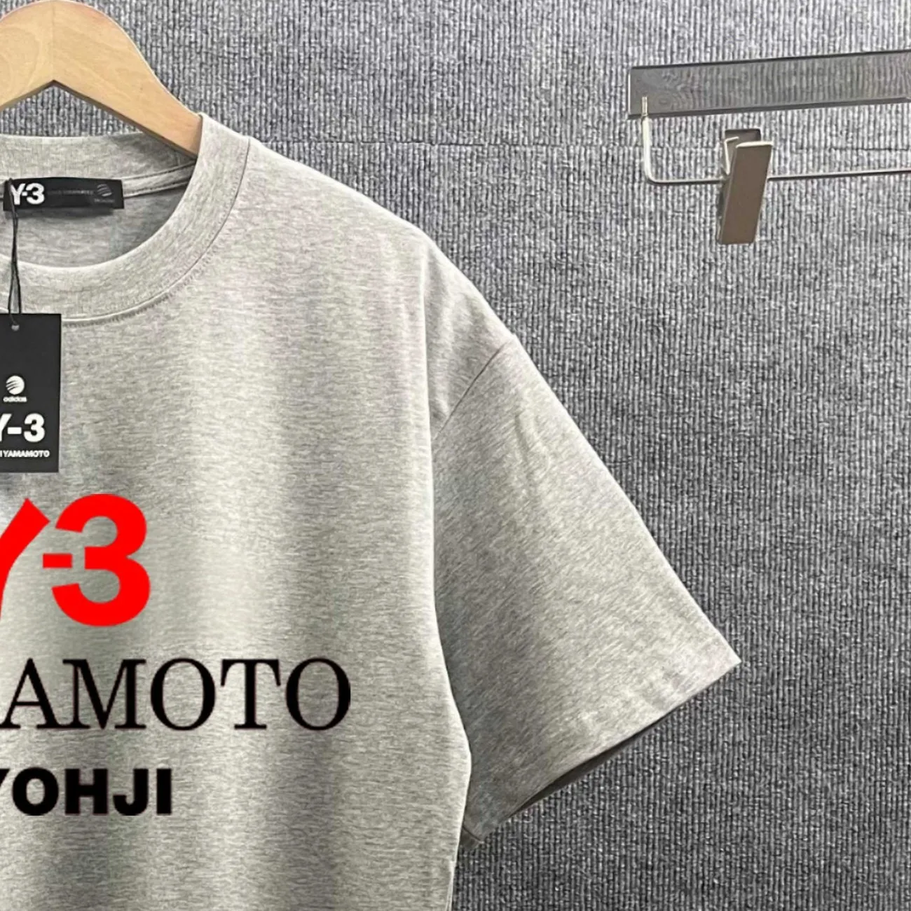Y 3* * *yoji 2026 spring and summer New Arrival Classic personalized front and rear letter logo printed T-shirt Double yarn custom plain cotton fabric short-sleeved T-shirt Men and women Same Style Color: Black White Gray Size: S (90-130 pounds) M (120-150 pounds) L (140-165 pounds) XL (160-180 pounds) XXL (180 pounds)