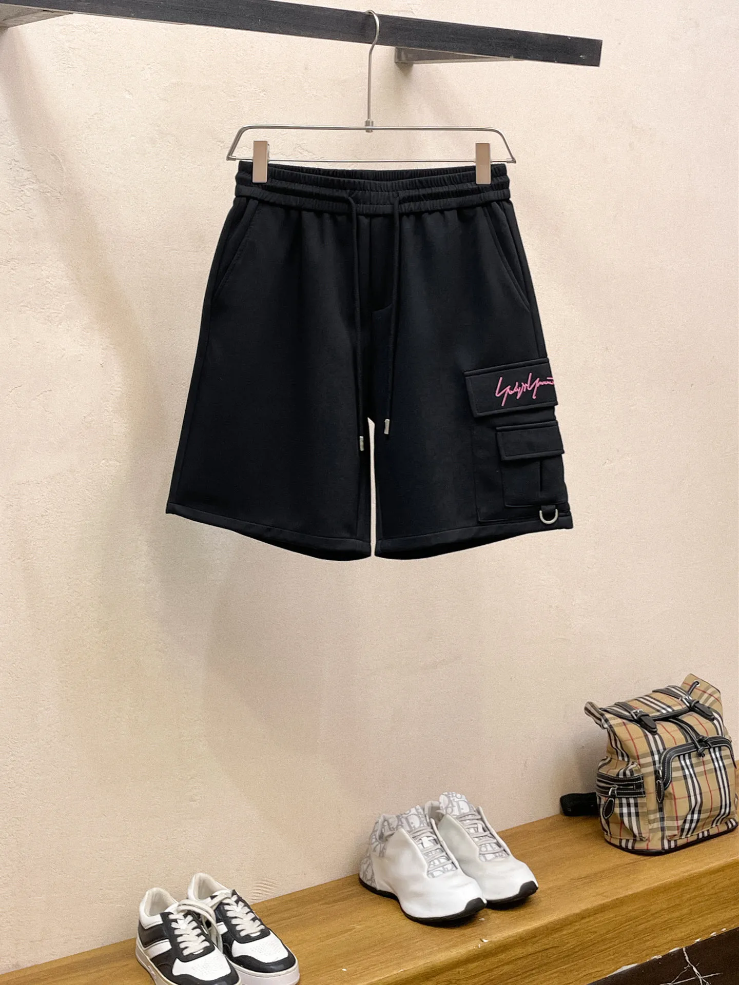 Y 3 Complete three standards 2026 summer New Arrival men's casual shorts, advanced custom-made Breathable fabric Breathable fabric with high elasticity and comfort, impeccable details, top-grade accessories, original logo design concept, delicate and soft feel! The upper body fit is awesome! Size: M-XXXL Please state your height and weight when ordering