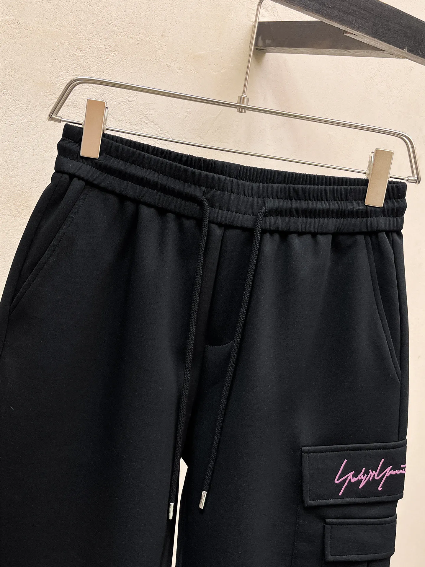 Y 3 Complete three standards 2026 summer New Arrival men's casual shorts, advanced custom-made Breathable fabric Breathable fabric with high elasticity and comfort, impeccable details, top-grade accessories, original logo design concept, delicate and soft feel! The upper body fit is awesome! Size: M-XXXL Please state your height and weight when ordering