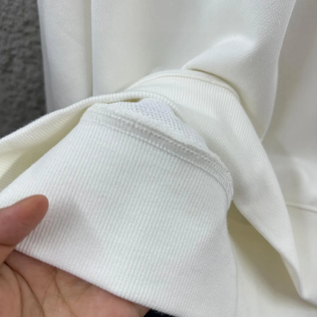 Y 3*Yamamoto*Yoji 2026 Early Autumn and Winter New Arrival Simple Embroidery Technology Customized Terry Fabric Long Sleeve Round Neck Sweatshirt Men and Women Same Style Color: Black White Size: S (90-130kg) M (120-150kg) L (140-165kg) XL (160-180kg) XXL (180kg)