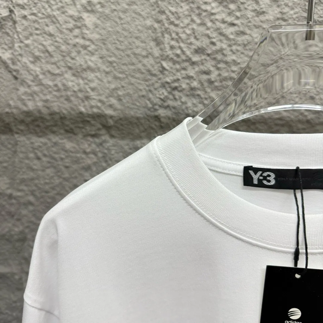 Y 3*Yamamoto*Yoji 2025 Spring and Summer New Arrival Simple signature letter Red flocking three-dimensional technology Y-3 Customized double yarn plain cotton fabric Short-sleeved T-shirt Men and women Same Style Size: S (90-130 catties) M (120-150 catties) L (140-165 catties) XL (160-180 catties) XXL (180 catties) Color: Black White