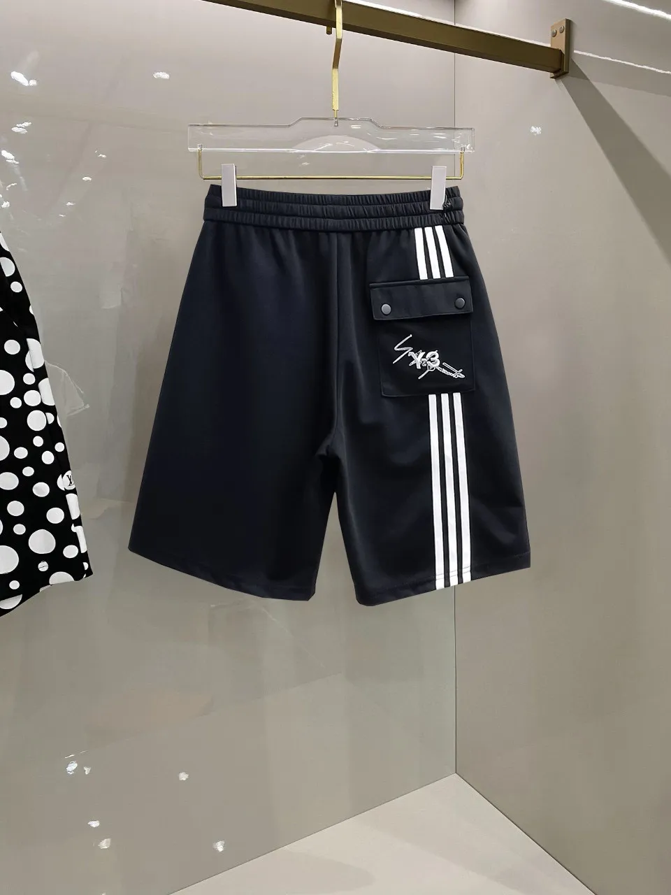 Y 3 Complete three standards 2026 summer New Arrival men's casual shorts, advanced custom-made Breathable fabric Breathable fabric with high elasticity and comfort, impeccable details, top-grade accessories, original logo design concept, delicate and soft feel! The upper body fit is awesome! Size: M-XXXL Please state your height and weight when ordering