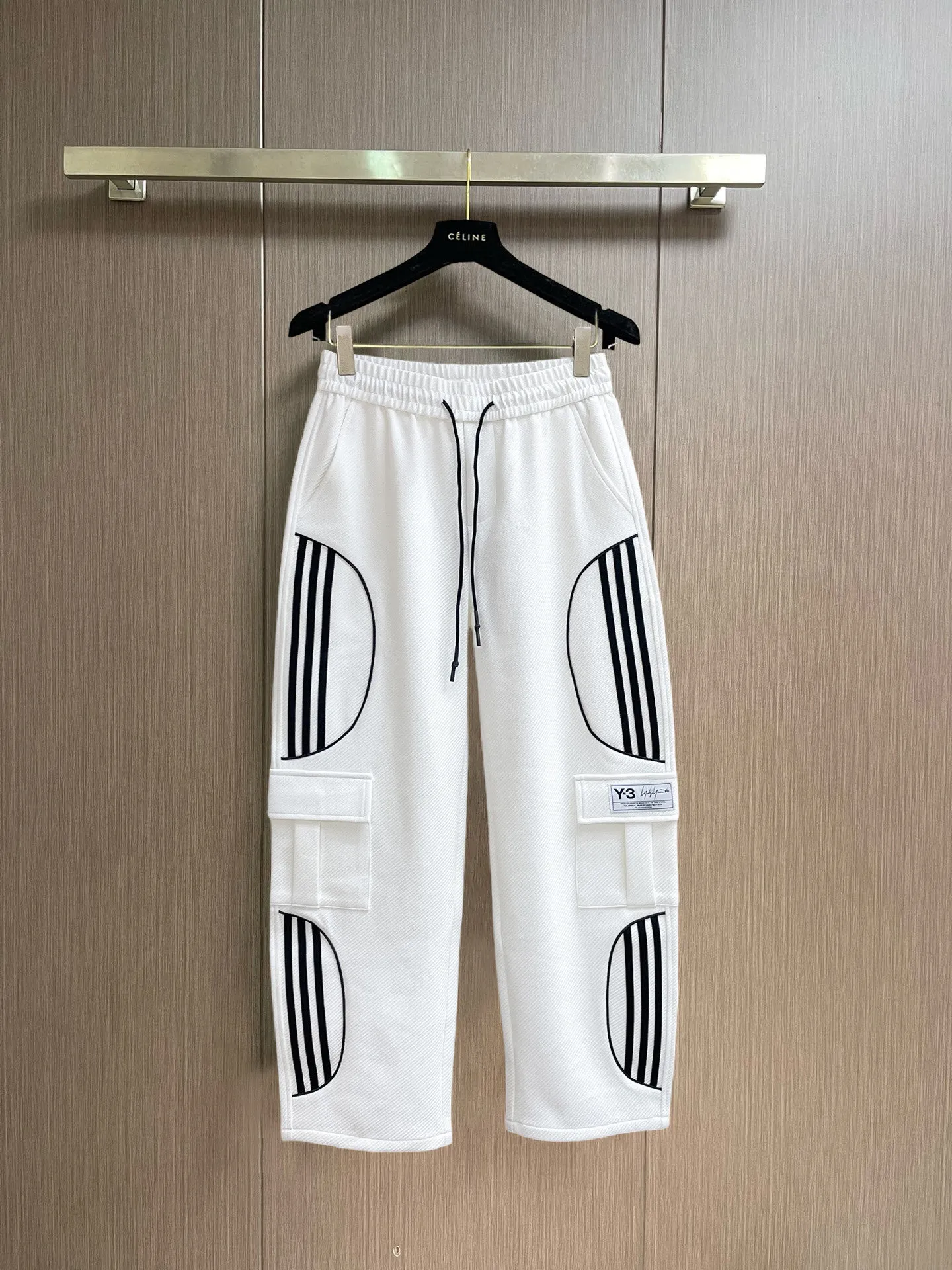 Y 3 [Higher version] The latest products for autumn and winter 2026, available at the counter simultaneously, original goods, fashionable casual trousers and casual pants, using imported original fabrics, top-grade embroidery 🪡 craft letter pattern logo, original hardware accessories decoration, simple yet fashionable, fashionable and handsome upper body, Sizes: M-3XL