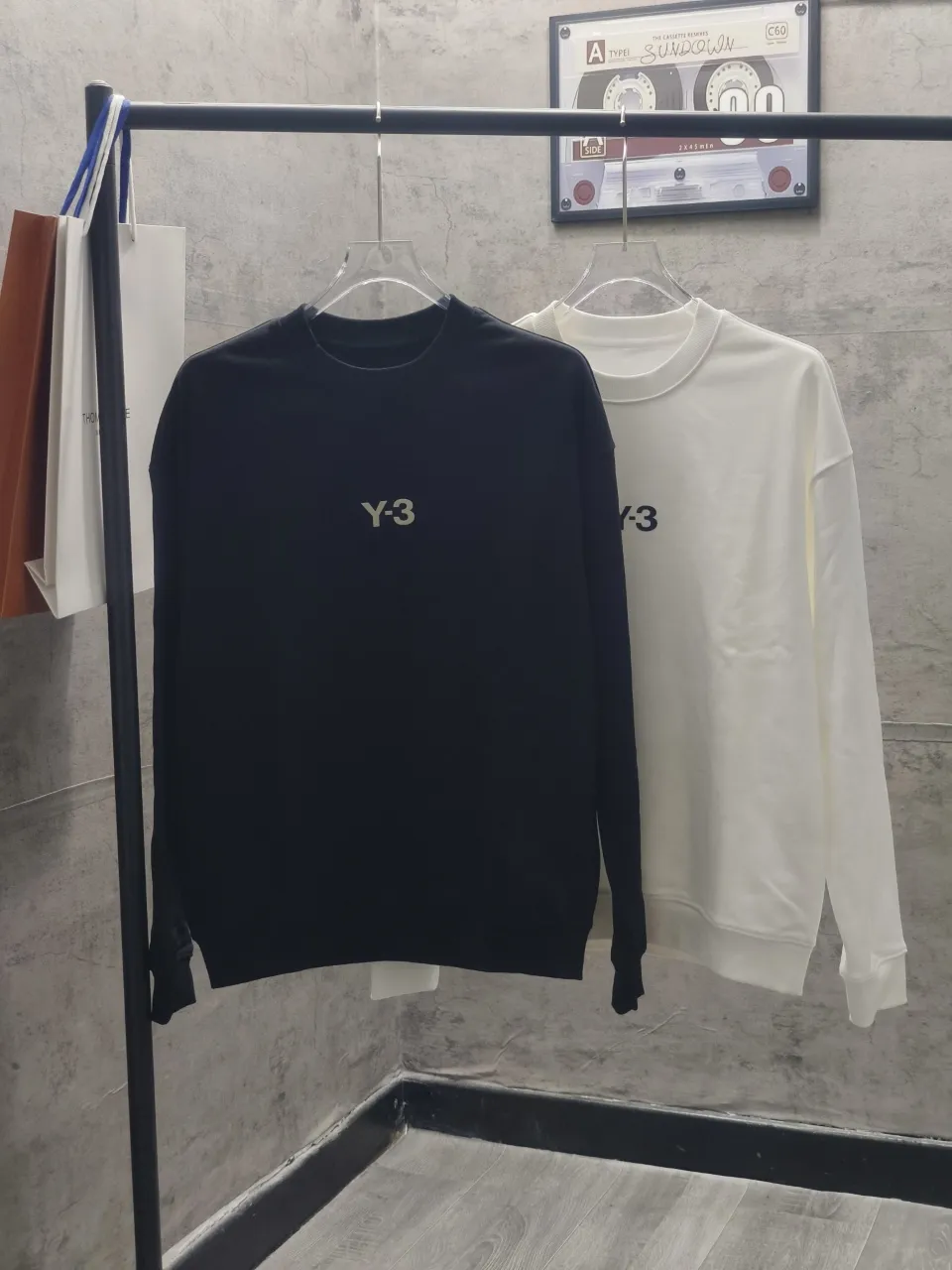 🌈🌈 Y 3 Yohji Yamamoto 2025 Autumn and Winter New Arrival Original Round Neck Terry Sweater, available at the same time at the counter, Hot Sale Premium Quality, high version, OS version, wide version, flocked offset printed letter logo pattern design, custom imported double-ply 100% cotton fabric, soft and delicate feel, comfortable to wear, fine workmanship on behalf of the Factory, the upper body is very handsome and stylish, three standards are included, full Size: M-3XL