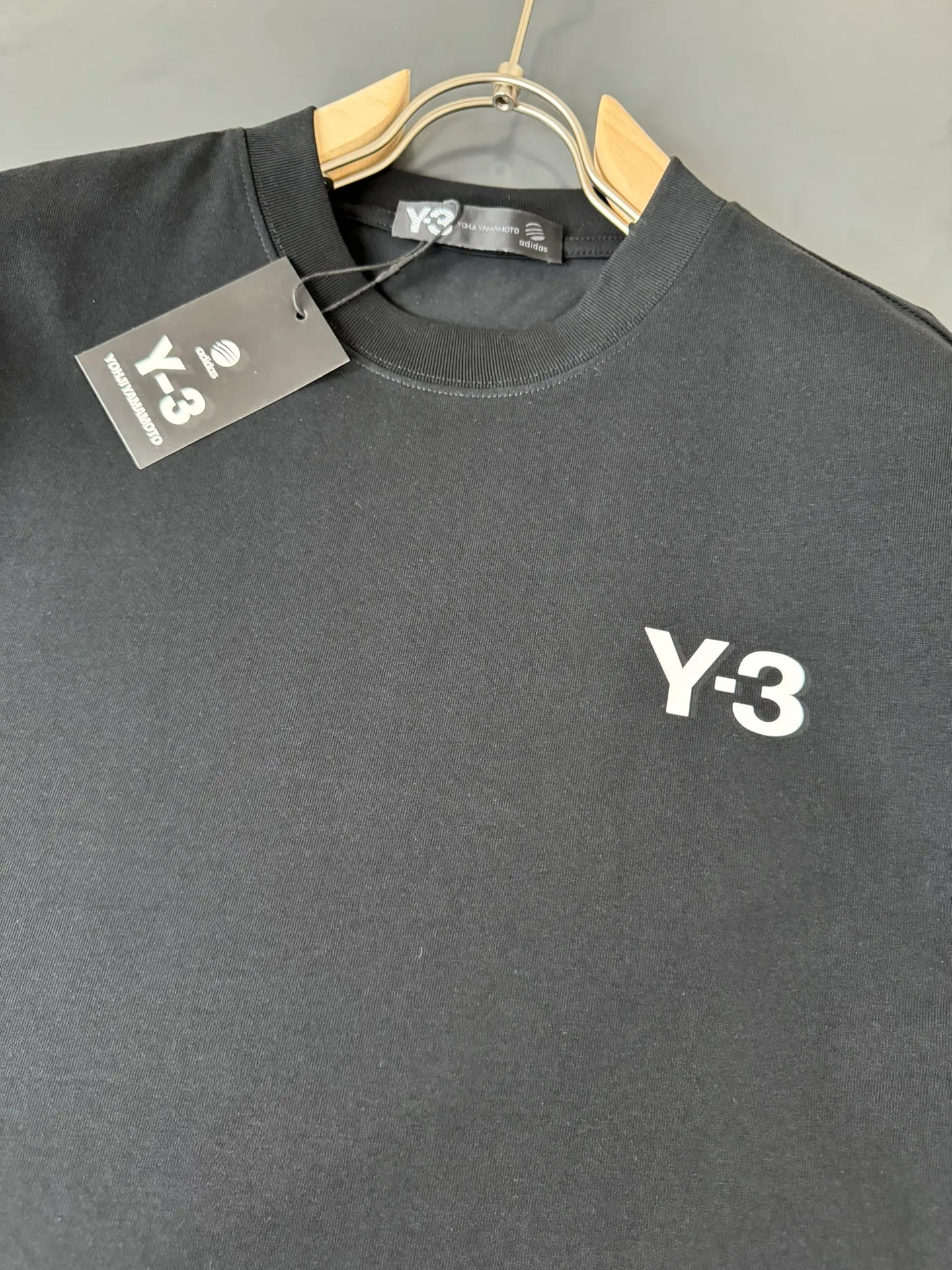 Y-3*Yoji Yamamoto*The most New Arrival round neck fashionable short-sleeved T-shirt in spring and summer, made of heavyweight pure cotton double yarn pure cotton fabric! Comfortable against the skin, durable and easy to wear, three-dimensional silicone letter craft logo design, original factory meticulous craftsmanship, casual Versatile must-have Sizes S M L XL XXL