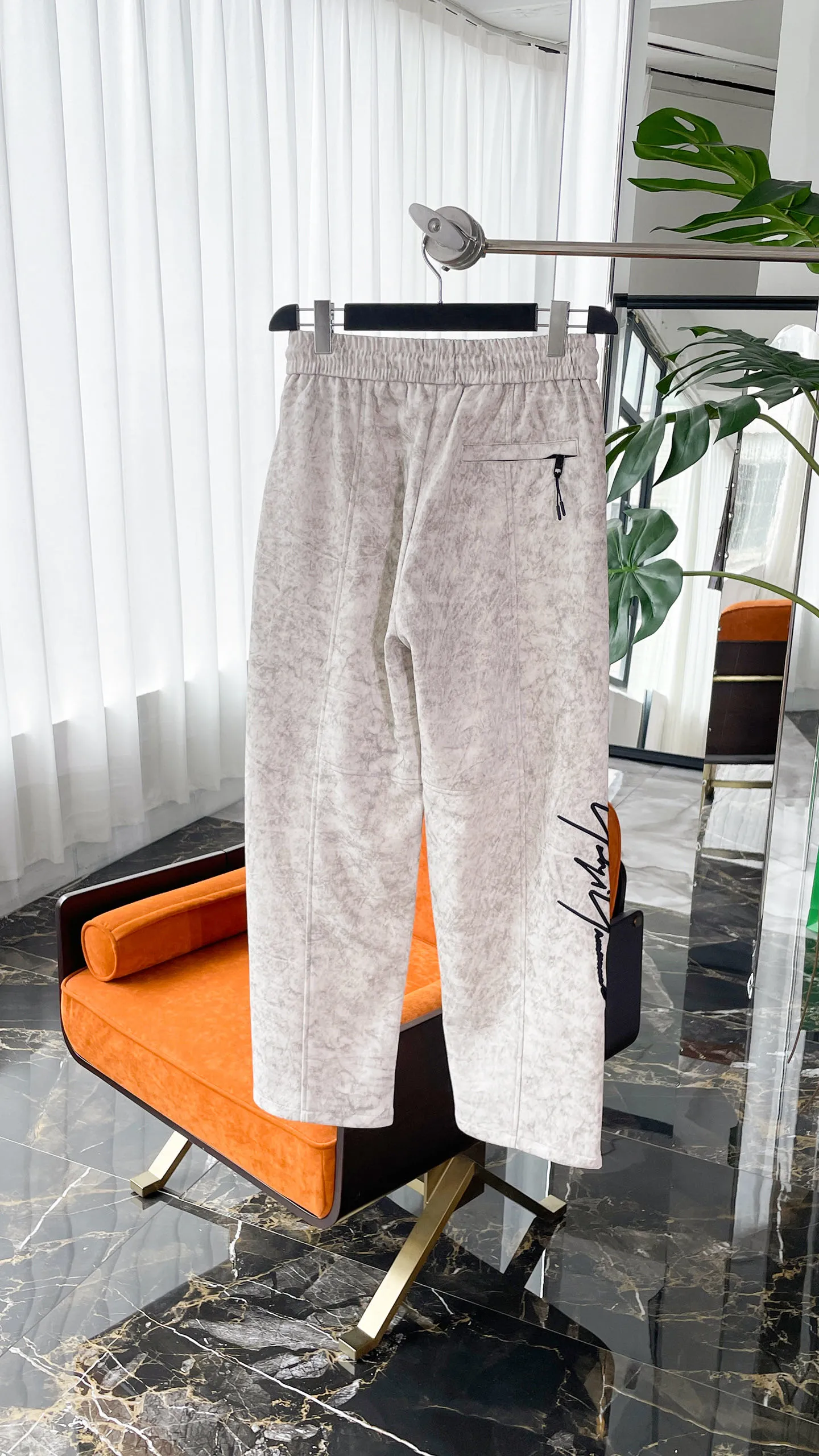 Y 3 [Higher version] The latest products for autumn and winter 2026, available at the counter simultaneously, original goods, fashionable casual trousers and casual pants, using imported original fabrics, top-grade embroidery 🪡 craft letter pattern logo, original hardware accessories decoration, simple yet fashionable, fashionable and handsome upper body, Sizes: M-3XL
