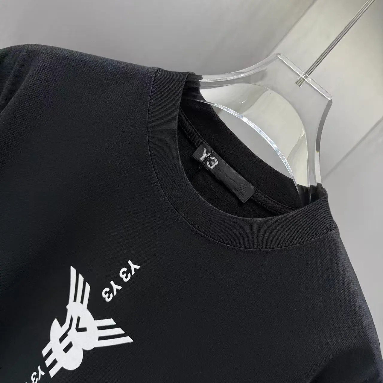 Y 3 Yohji Yamamoto 2026 Spring and Summer New Arrival short-sleeved T-shirt Customized pure cotton letter logo flocked patch Color: Black White Color Sizes: S M L XL XXL