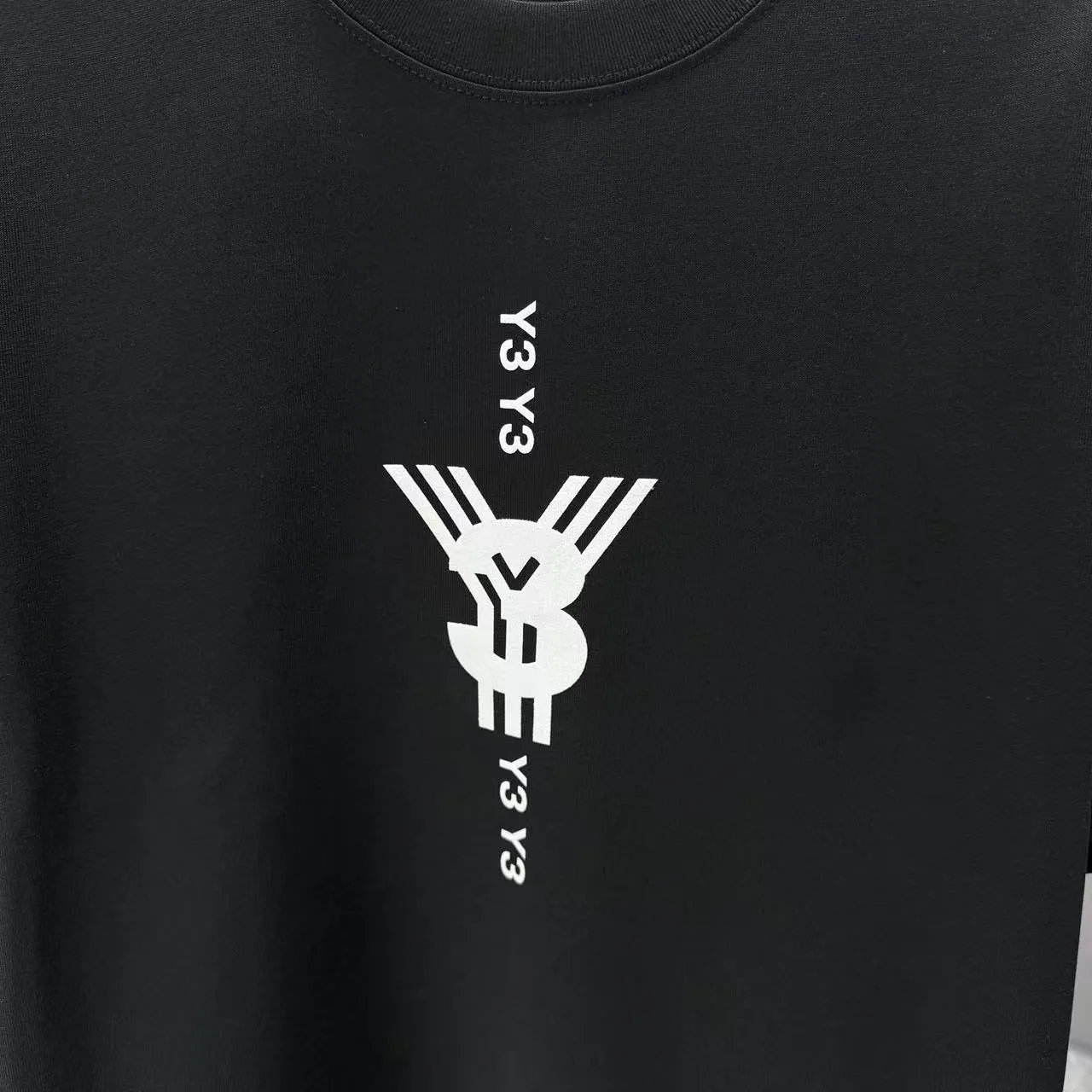 Y 3 Yohji Yamamoto 2026 Spring and Summer New Arrival short-sleeved T-shirt Customized pure cotton letter logo flocked patch Color: Black White Color Sizes: S M L XL XXL