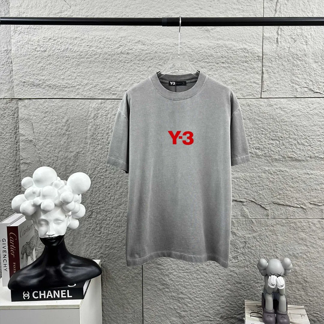 Y 3*Yoji Yamamoto*Spring and Summer New Arrival Heavy-duty worn and washed style with holes and distressing Three-dimensional flocking technology Customized pure cotton fabric Short-sleeved T-shirt Men and women Same Style Color: Washed gray Washed purple Washed black Size: S size (100-140 catties) M size (130-160 catties) L size (150-175 catties) XL size (160-185 catties) XXL size (180 pounds)