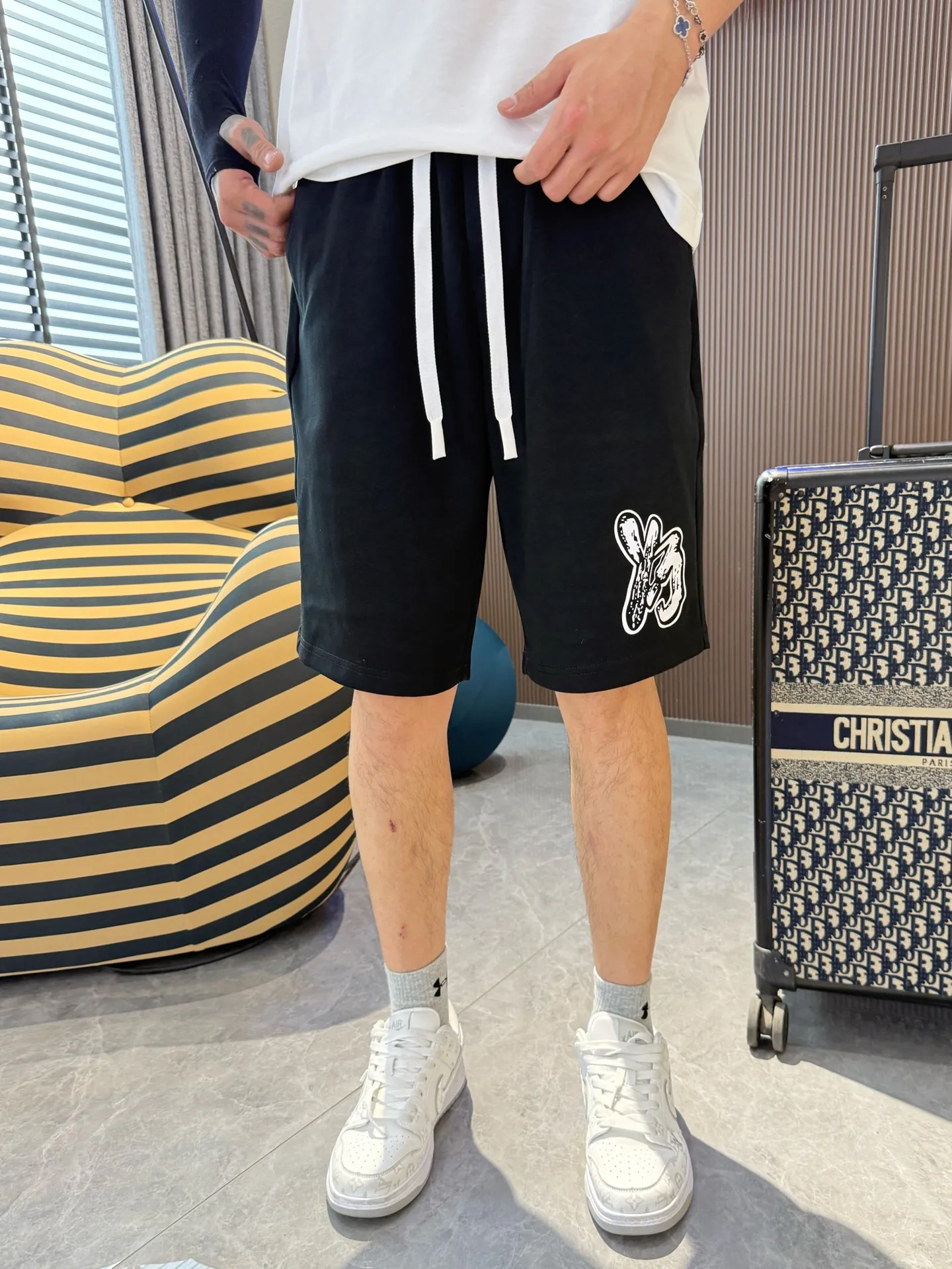 Y 3 Complete three standards 2026 summer New Arrival men's casual shorts, advanced custom-made Breathable fabric Breathable fabric with high elasticity and comfort, impeccable details, top-grade accessories, original logo design concept, delicate and soft feel! The upper body fit is awesome! Size: M-XXXL Please state your height and weight when ordering
