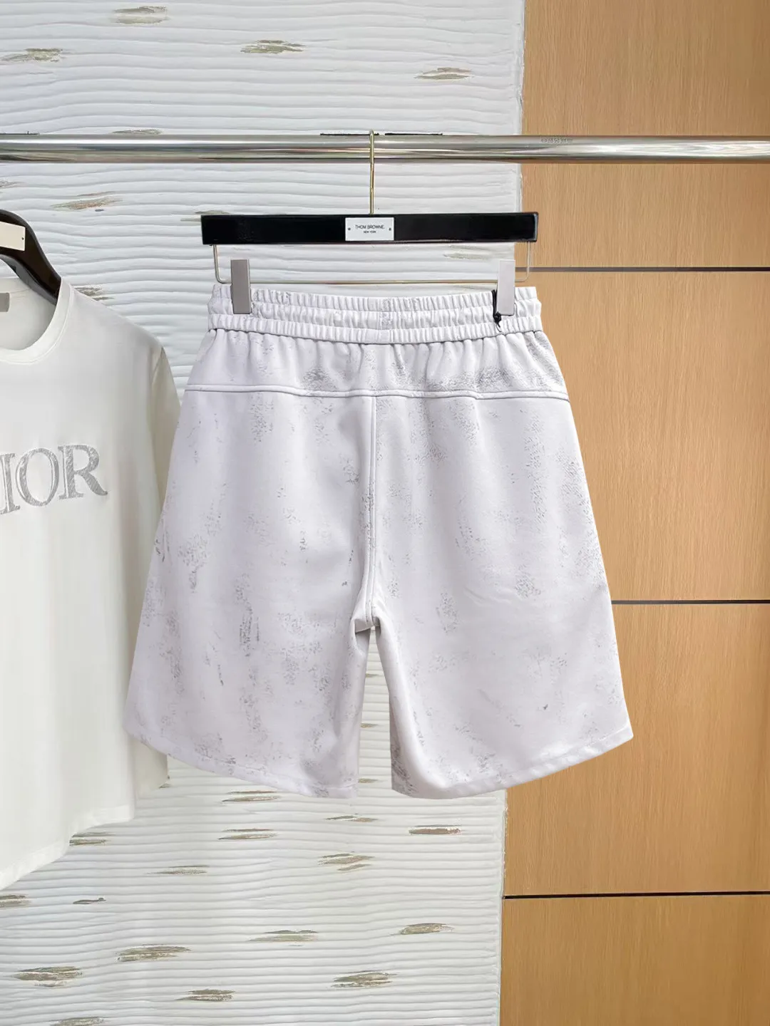 Y 3 Complete three standards 2026 summer New Arrival men's casual shorts, advanced custom-made Breathable fabric Breathable fabric with high elasticity and comfort, impeccable details, top-grade accessories, original logo design concept, delicate and soft feel! The upper body fit is awesome! Size: M-XXXL Please state your height and weight when ordering