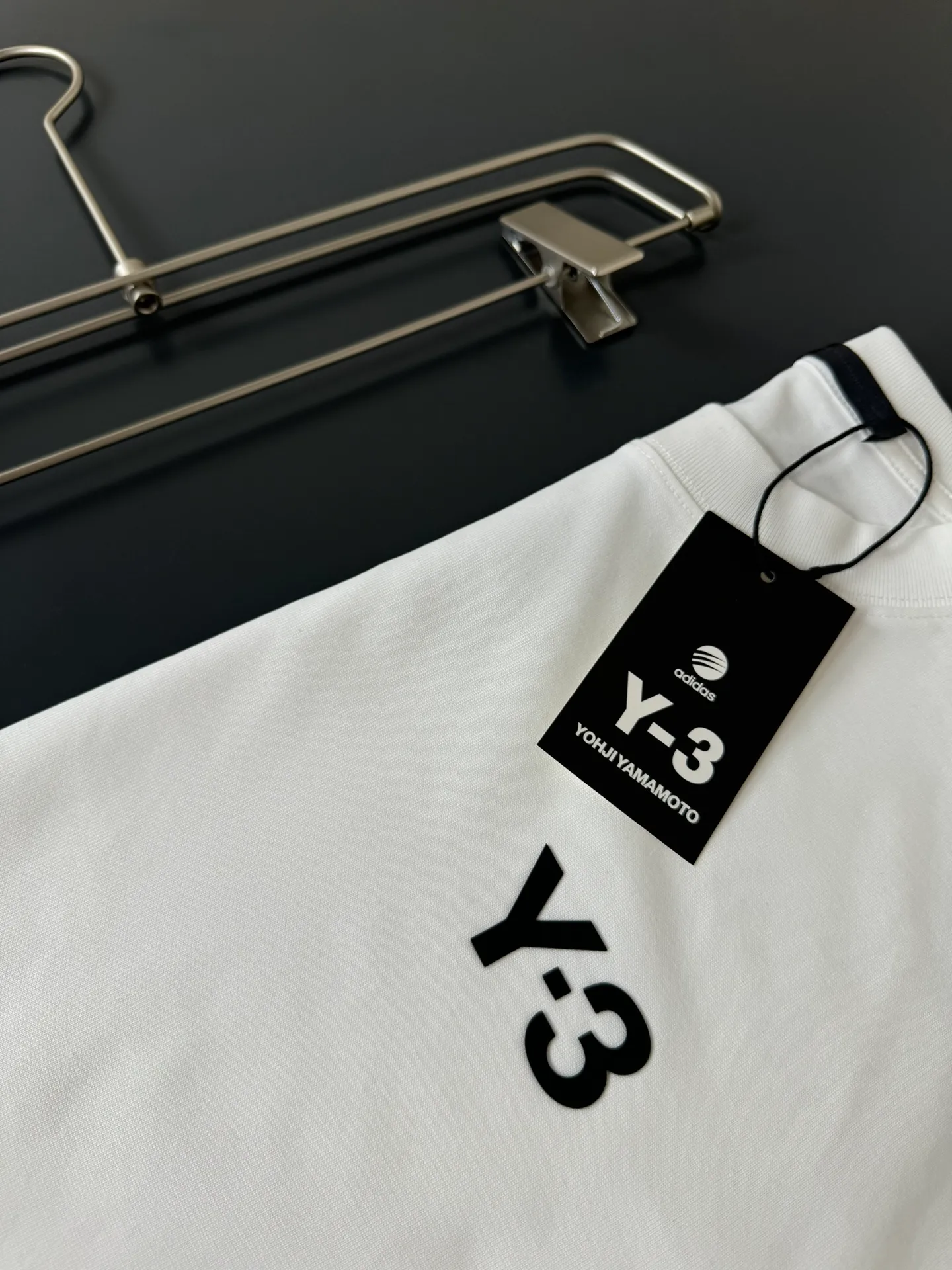 Y-3*Yoji Yamamoto*The most New Arrival round neck fashionable short-sleeved T-shirt in spring and summer, made of heavyweight pure cotton double yarn pure cotton fabric! Comfortable against the skin, durable and easy to wear, three-dimensional silicone letter craft logo design, original factory meticulous craftsmanship, casual Versatile must-have Sizes S M L XL XXL