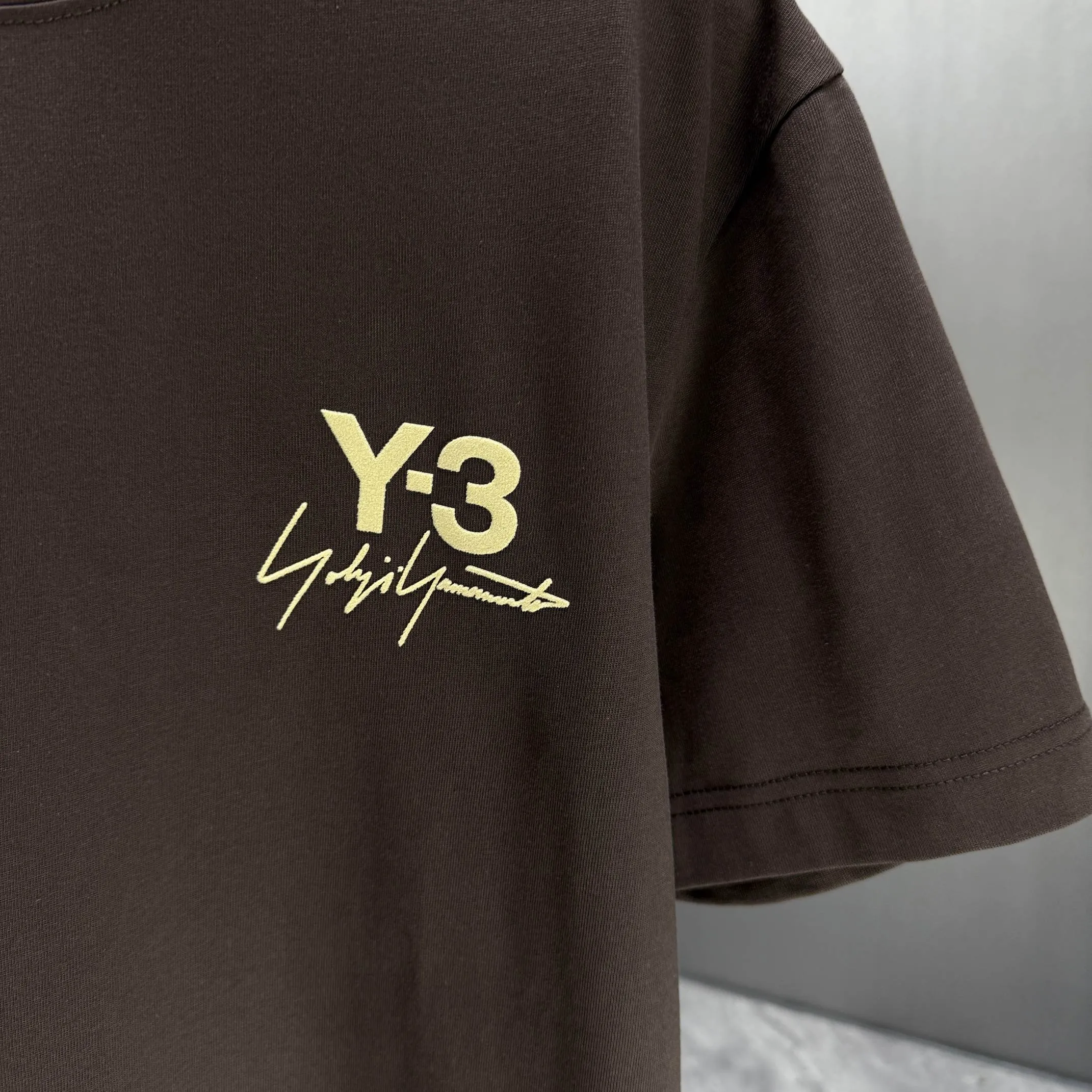Y 3 Yohji Yamamoto 2026 Spring and Summer New Arrival short-sleeved T-shirt Customized pure cotton letter logo flocking Color: Black White Color Sizes: S M L XL XXL