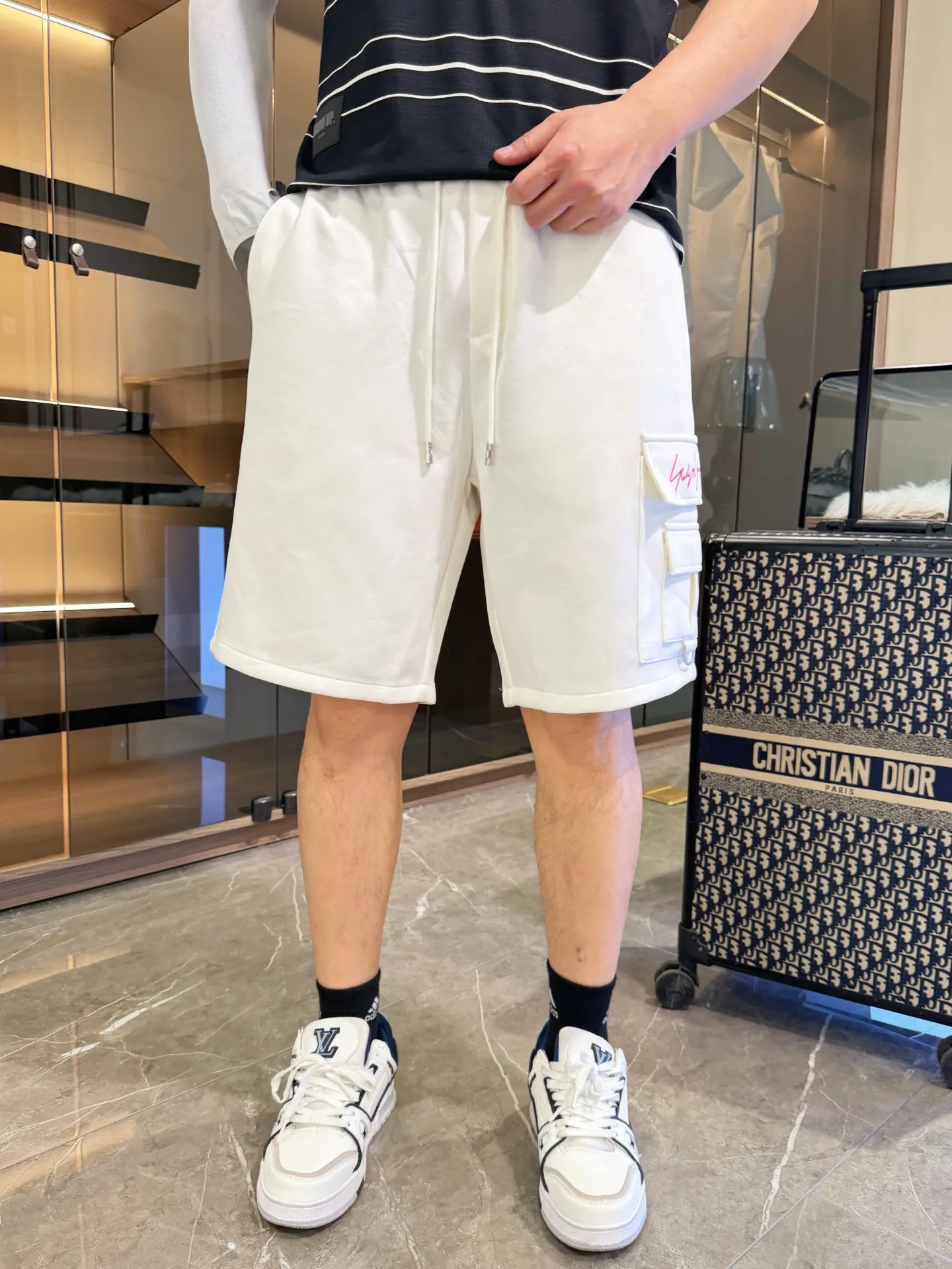 Y 3 Complete three standards 2026 summer New Arrival men's casual shorts, advanced custom-made Breathable fabric Breathable fabric with high elasticity and comfort, impeccable details, top-grade accessories, original logo design concept, delicate and soft feel! The upper body fit is awesome! Size: M-XXXL Please state your height and weight when ordering