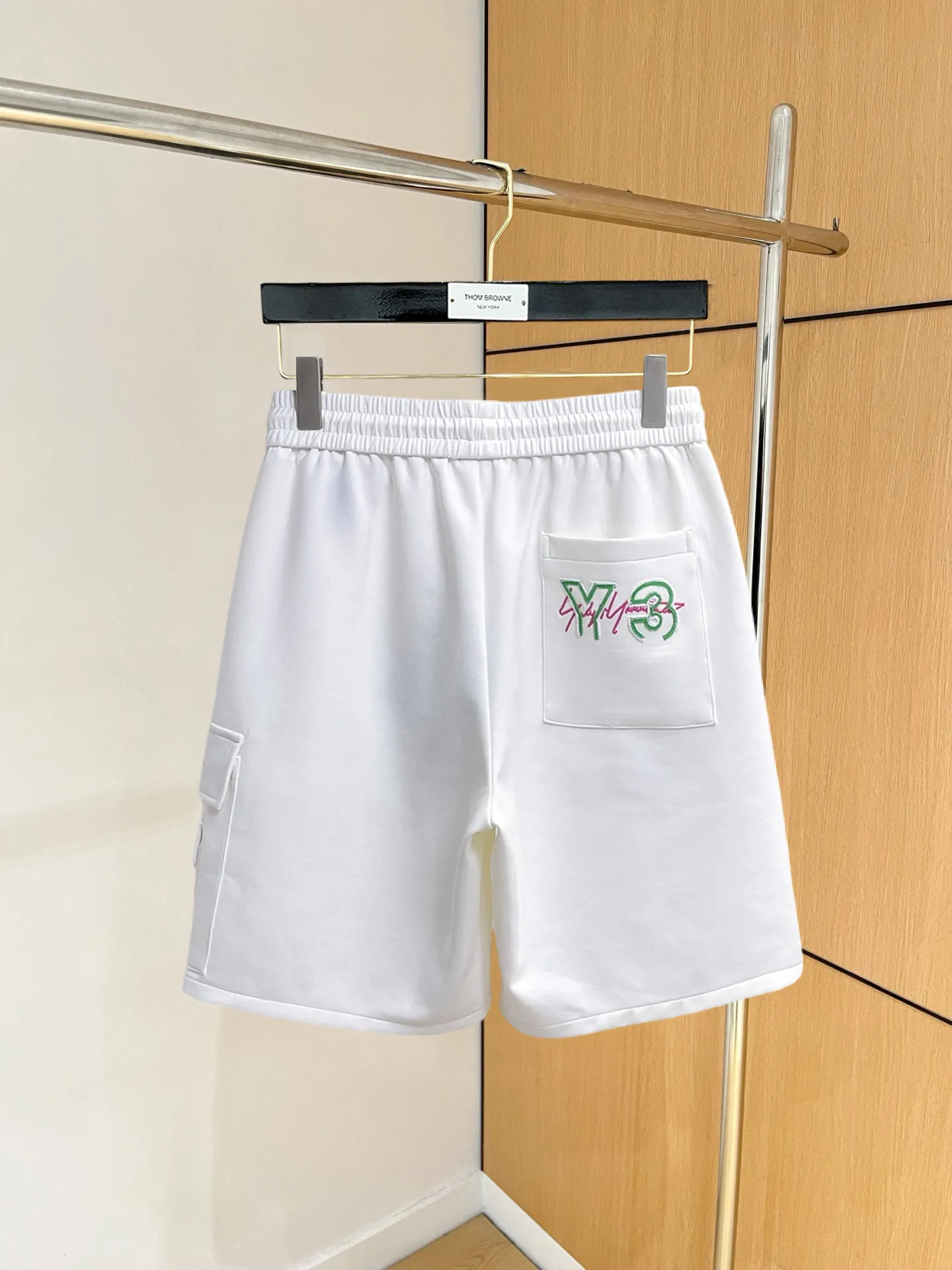 Y 3 Complete three standards 2026 summer New Arrival men's casual shorts, advanced custom-made Breathable fabric Breathable fabric with high elasticity and comfort, impeccable details, top-grade accessories, original logo design concept, delicate and soft feel! The upper body fit is awesome! Size: M-XXXL Please state your height and weight when ordering