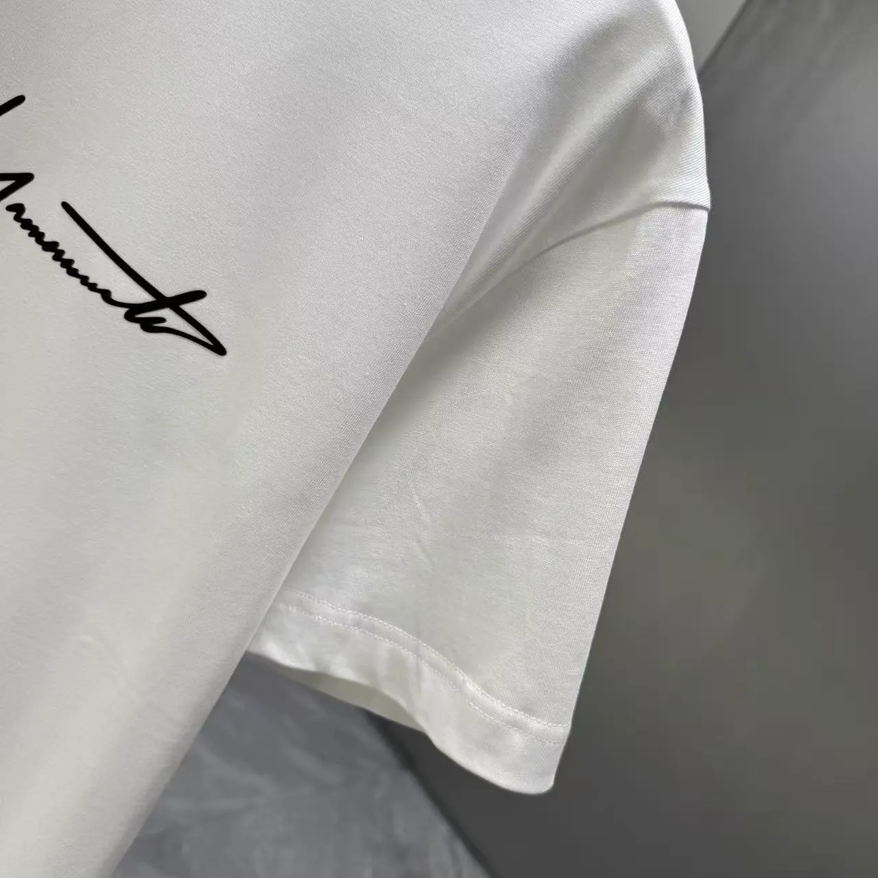 Y 3 Yohji Yamamoto 2026 Spring and Summer New Arrival short-sleeved T-shirt Customized pure cotton letter logo flocking Color: Black White Color Sizes: S M L XL XXL