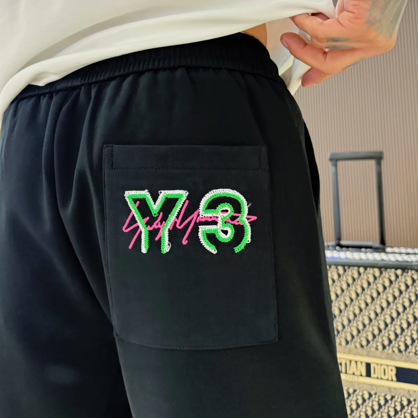 Y 3 Complete three standards 2026 summer New Arrival men's casual shorts, advanced custom-made Breathable fabric Breathable fabric with high elasticity and comfort, impeccable details, top-grade accessories, original logo design concept, delicate and soft feel! The upper body fit is awesome! Size: M-XXXL Please state your height and weight when ordering