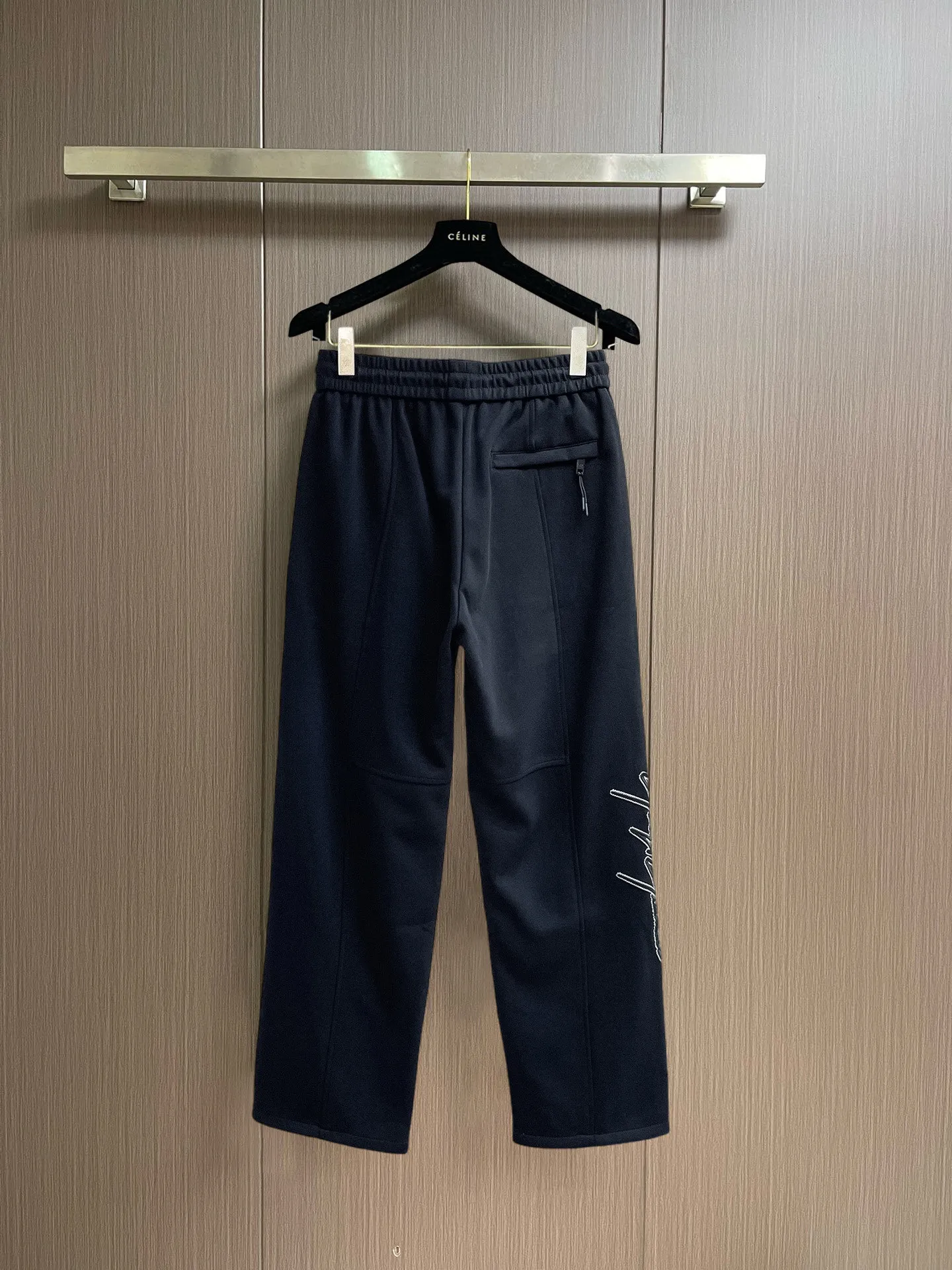 Y 3 [Higher version] The latest products for autumn and winter 2026, available at the counter simultaneously, original goods, fashionable casual trousers and casual pants, using imported original fabrics, top-grade embroidery 🪡 craft letter pattern logo, original hardware accessories decoration, simple yet fashionable, fashionable and handsome upper body, Sizes: M-3XL