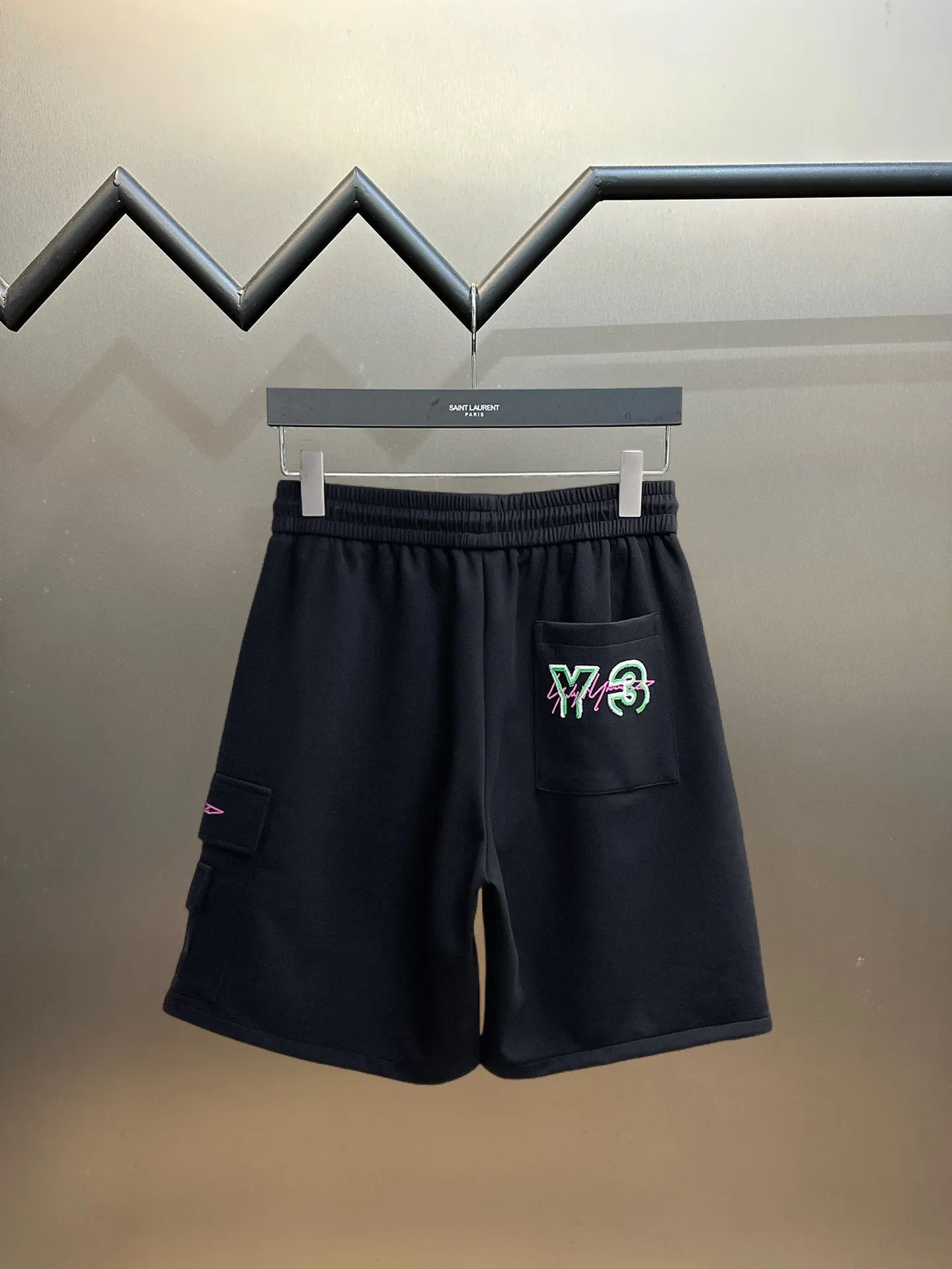 Y 3 Complete three standards 2026 summer New Arrival men's casual shorts, advanced custom-made Breathable fabric Breathable fabric with high elasticity and comfort, impeccable details, top-grade accessories, original logo design concept, delicate and soft feel! The upper body fit is awesome! Size: M-XXXL Please state your height and weight when ordering