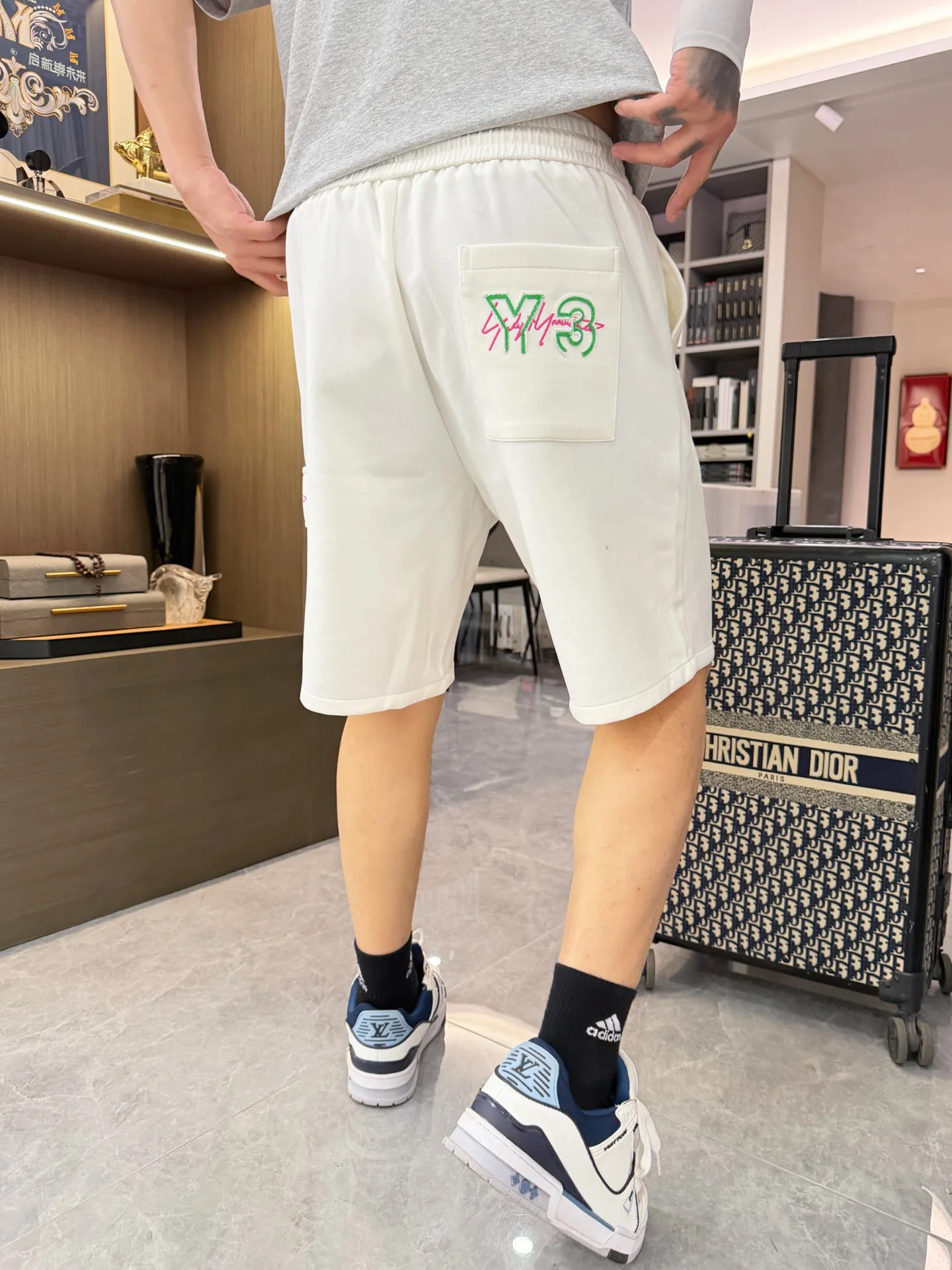 Y 3 Complete three standards 2026 summer New Arrival men's casual shorts, advanced custom-made Breathable fabric Breathable fabric with high elasticity and comfort, impeccable details, top-grade accessories, original logo design concept, delicate and soft feel! The upper body fit is awesome! Size: M-XXXL Please state your height and weight when ordering